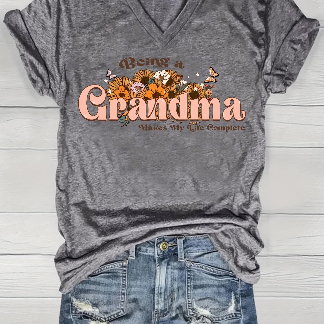 Flower & Grandma Letter Print Vintage T-shirt, V-neck Short Sleeve Top For Spring & Summer, Women's Clothing
Flower & Grandma Letter Print Vintage T-shirt, V-neck Short Sleeve Top For Spring & Summer, Women's Clothing