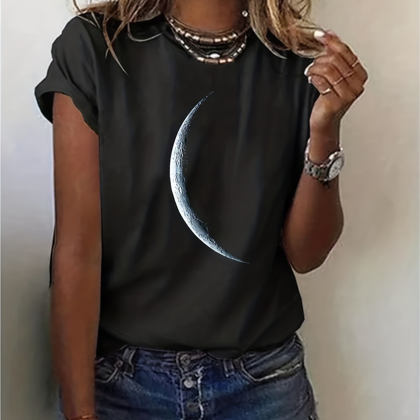 Plus Size Casual T-shirt, Women's Plus Moon Print Short Sleeve Round Neck Slight Stretch T-shirt
Plus Size Casual T-shirt, Women's Plus Moon Print Short Sleeve Round Neck Slight Stretch T-shirt