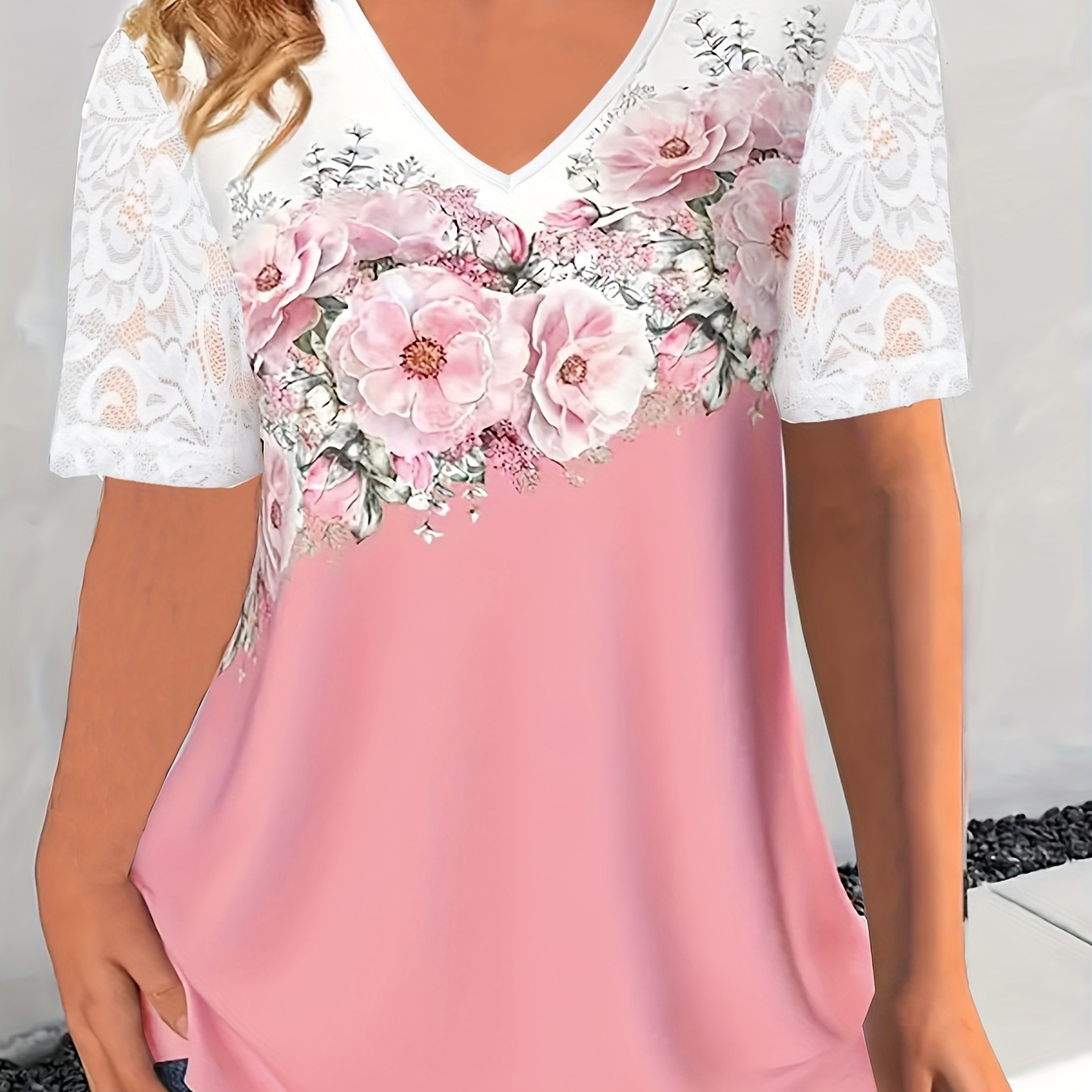 Plus Size Floral Print V Neck T-shirt, Casual Short Sleeve Top For Spring & Summer, Women's Plus Size Clothing
Plus Size Floral Print V Neck T-shirt, Casual Short Sleeve Top For Spring & Summer, Women's Plus Size Clothing
