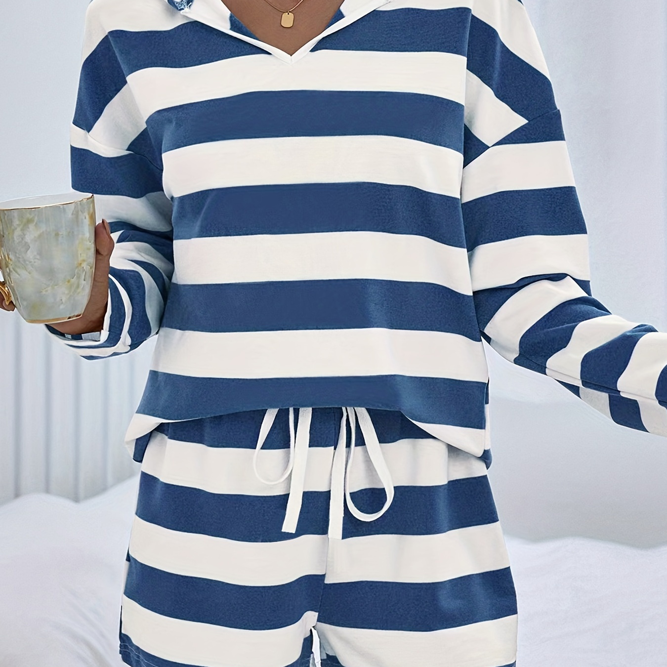 Striped Print Casual Two-piece Set, Long Sleeve Hooded Tops & Drawstring Shorts Outfits, Women's Clothing
Striped Print Casual Two-piece Set, Long Sleeve Hooded Tops & Drawstring Shorts Outfits, Women's Clothing