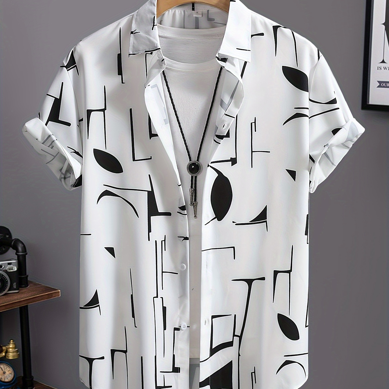 Men's Geometric Graphic Print Shirt, Casual Lapel Button Up Short Sleeve Shirt For Summer Outdoor Activities
Men's Geometric Graphic Print Shirt, Casual Lapel Button Up Short Sleeve Shirt For Summer Outdoor Activities