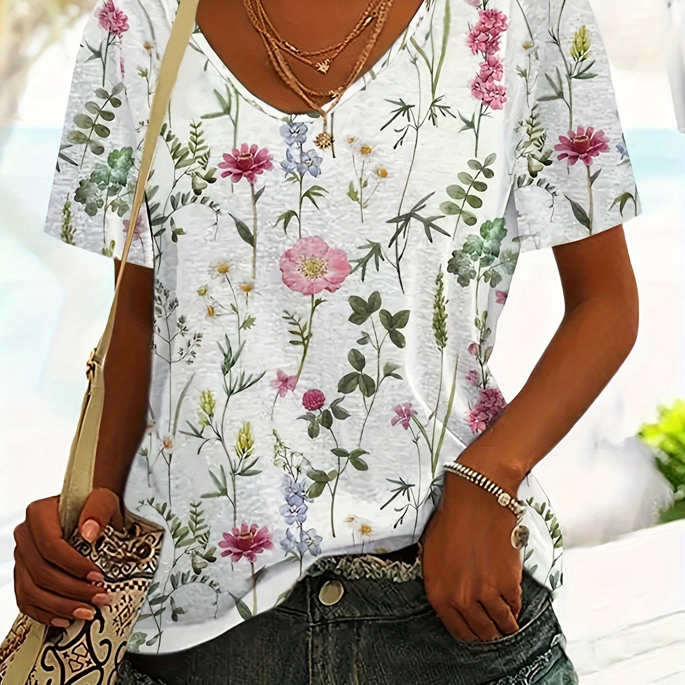 Floral Print V Neck T-shirt, Short Sleeve Casual Top For Spring & Summer, Women's Clothing
Floral Print V Neck T-shirt, Short Sleeve Casual Top For Spring & Summer, Women's Clothing