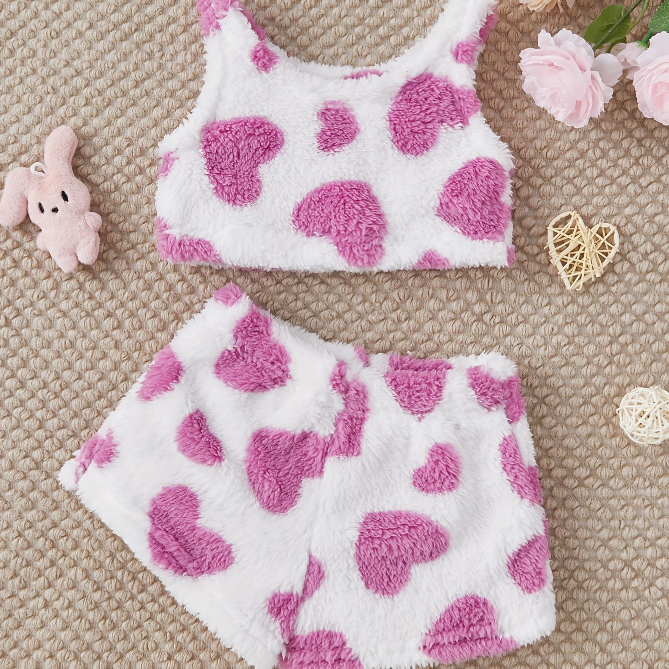 Girls 2pcs Heart Graphic Outfits, Versatile Top + Shorts Set For Valentine's Day Party Gift Outdoor
Girls 2pcs Heart Graphic Outfits, Versatile Top + Shorts Set For Valentine's Day Party Gift Outdoor