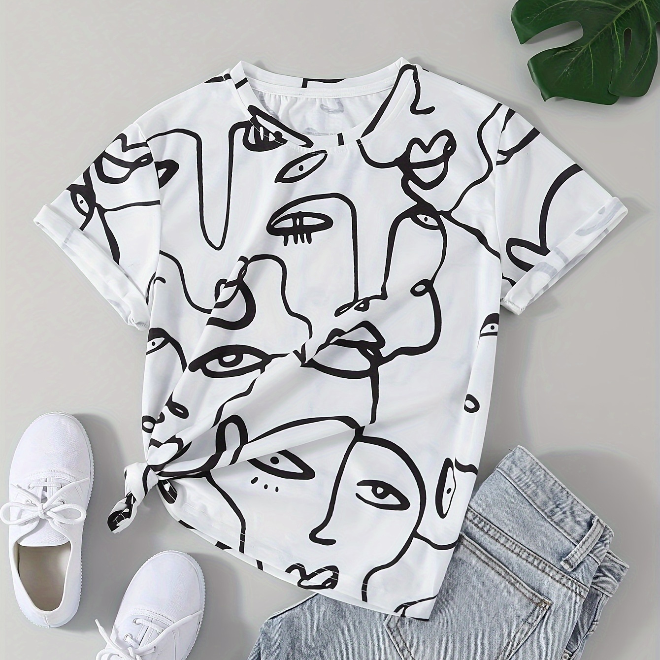 Abstract Print Crew Neck T-shirt, Casual Short Sleeve Top For Spring & Summer, Women's Clothing
Abstract Print Crew Neck T-shirt, Casual Short Sleeve Top For Spring & Summer, Women's Clothing
