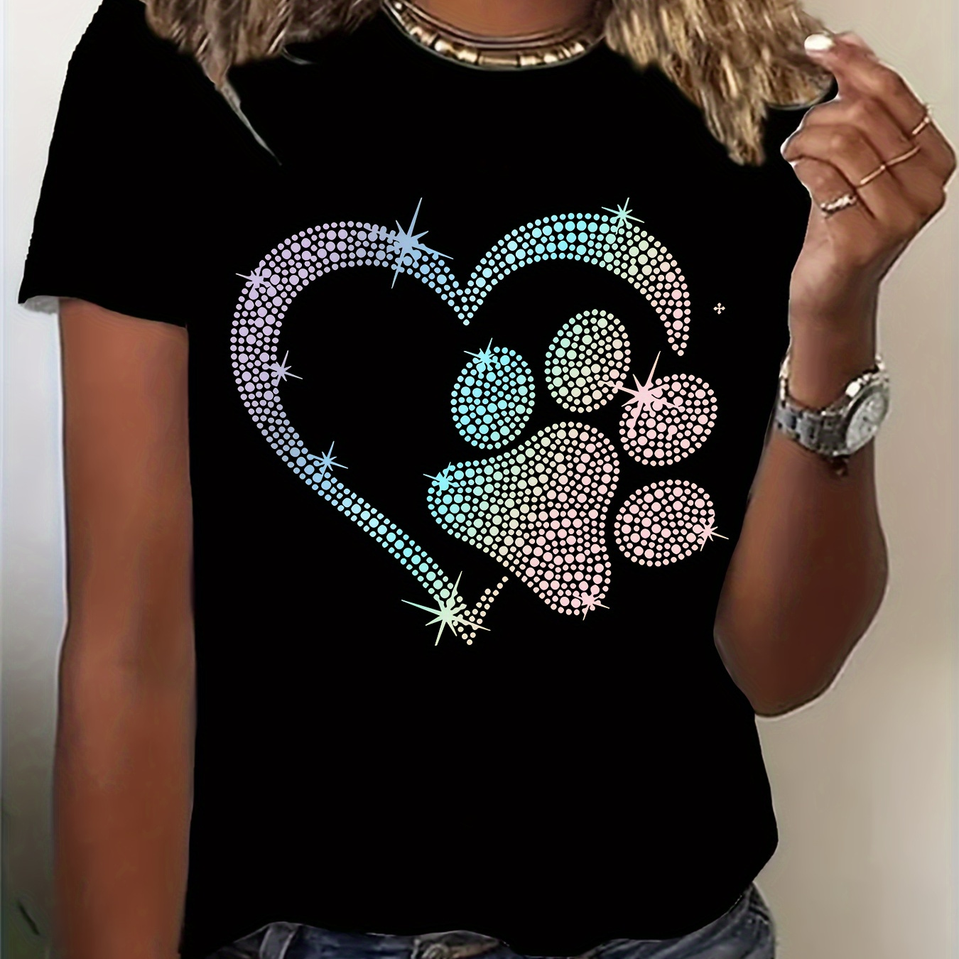 Plus Size Heart & Paw Print T-shirt, Casual Short Sleeve Crew Neck Top For Spring & Summer, Women's Plus Size Clothing
Plus Size Heart & Paw Print T-shirt, Casual Short Sleeve Crew Neck Top For Spring & Summer, Women's Plus Size Clothing