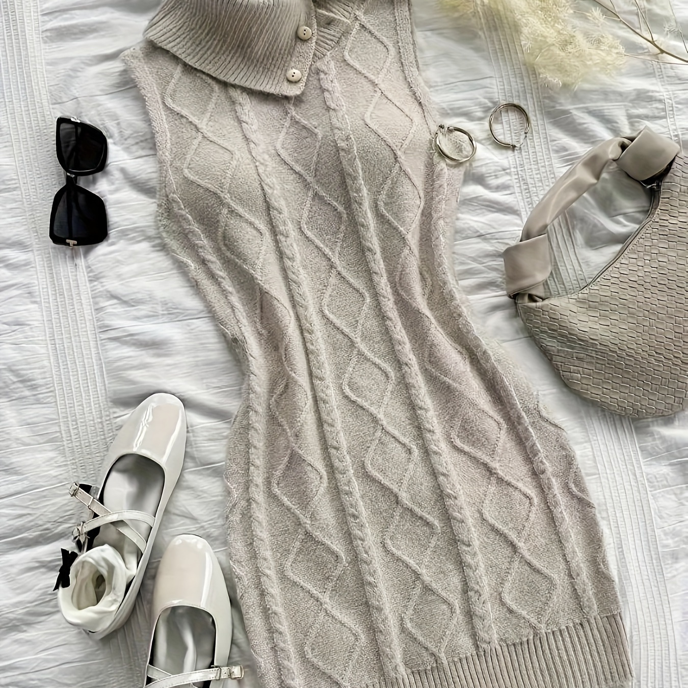 Chic Sleeveless Knit Sweater Dress For Women - Solid Color, Lapel Collar, Casual Fit With Button Detail, Fall/winter
Chic Sleeveless Knit Sweater Dress For Women - Solid Color, Lapel Collar, Casual Fit With Button Detail, Fall/winter