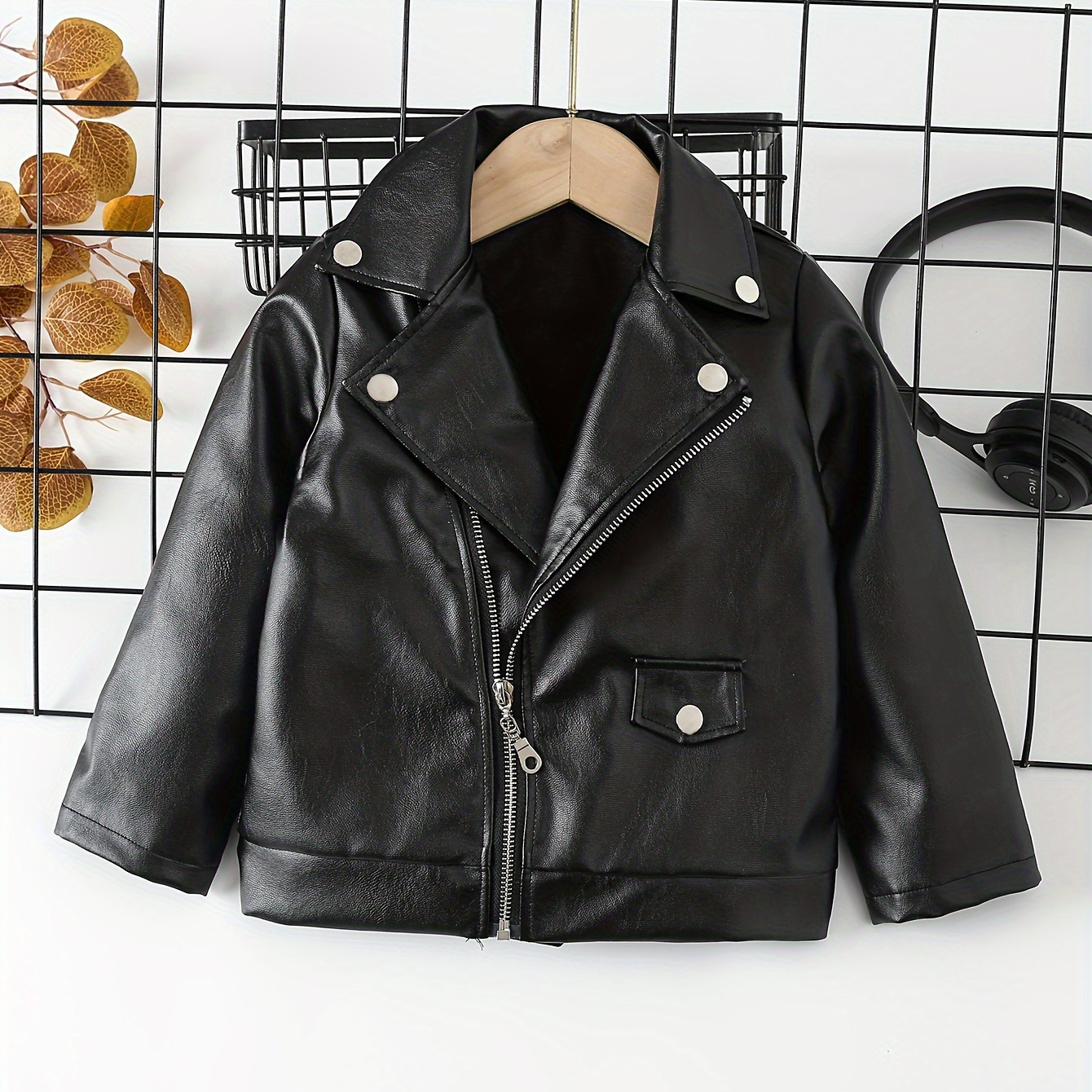 Boys Cool Pu Leather Lapel Zip Up Jacket, Boys Trendy Long Sleeve Faux Leather Jacket With Fake Pocket, Boys Clothes For Spring Fall
Boys Cool Pu Leather Lapel Zip Up Jacket, Boys Trendy Long Sleeve Faux Leather Jacket With Fake Pocket, Boys Clothes For Spring Fall