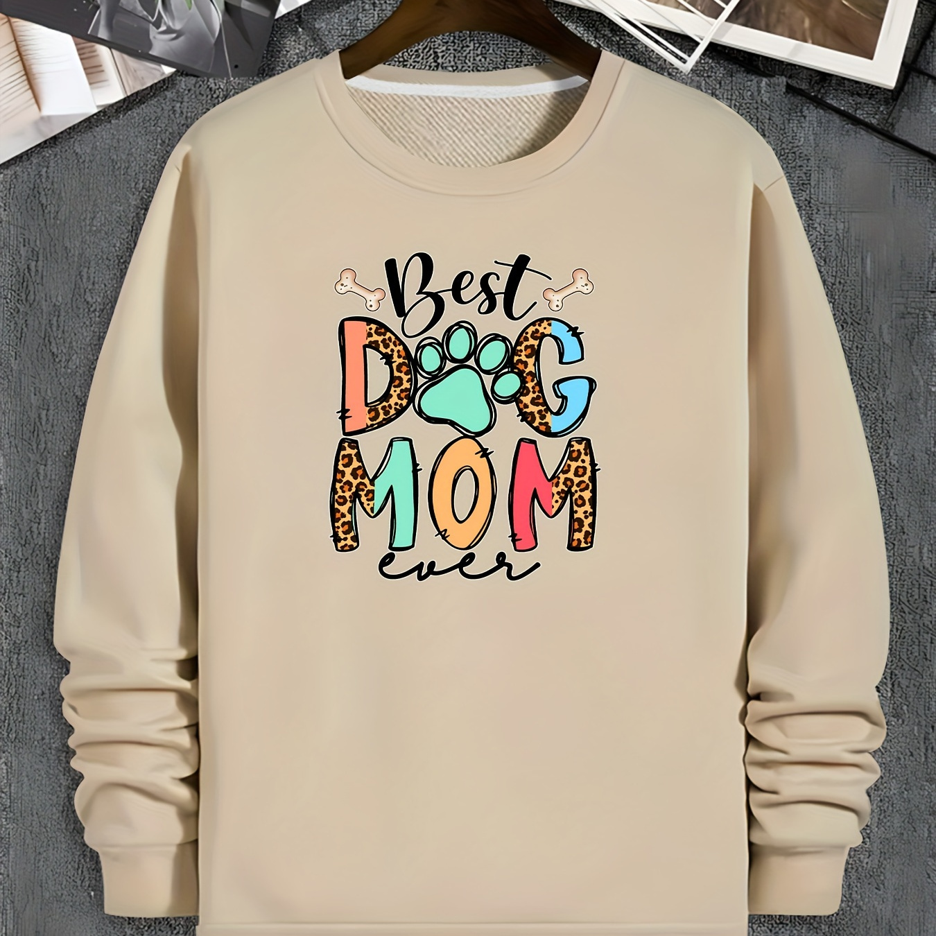 ''best Dog Mom'' Print Men's Graphic Round Neck Sweatshirt, Loose Trendy Pullover, Men's Clothing For Autumn Winter
''best Dog Mom'' Print Men's Graphic Round Neck Sweatshirt, Loose Trendy Pullover, Men's Clothing For Autumn Winter