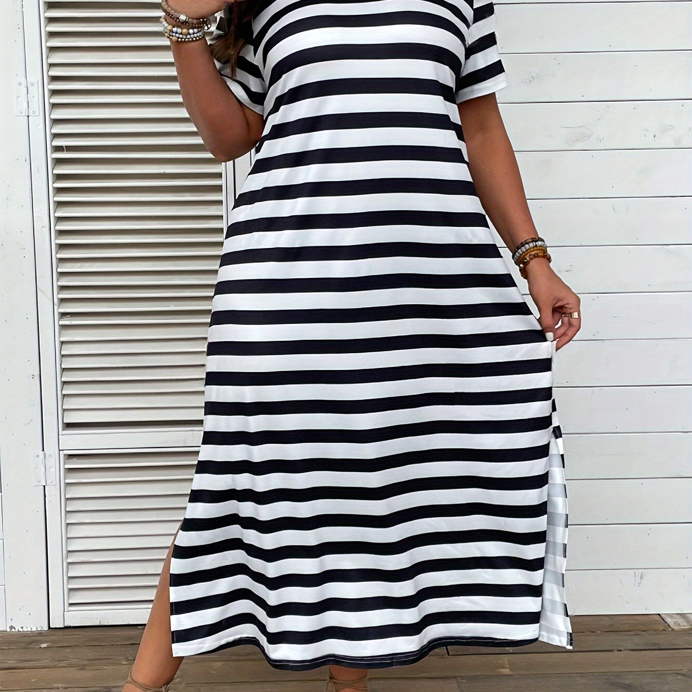 Plus Size Stripe Print Split Dress, Casual Short Sleeve V Neck Long Length Dress For Spring & Summer, Women's Plus Size Clothing
Plus Size Stripe Print Split Dress, Casual Short Sleeve V Neck Long Length Dress For Spring & Summer, Women's Plus Size Clothing