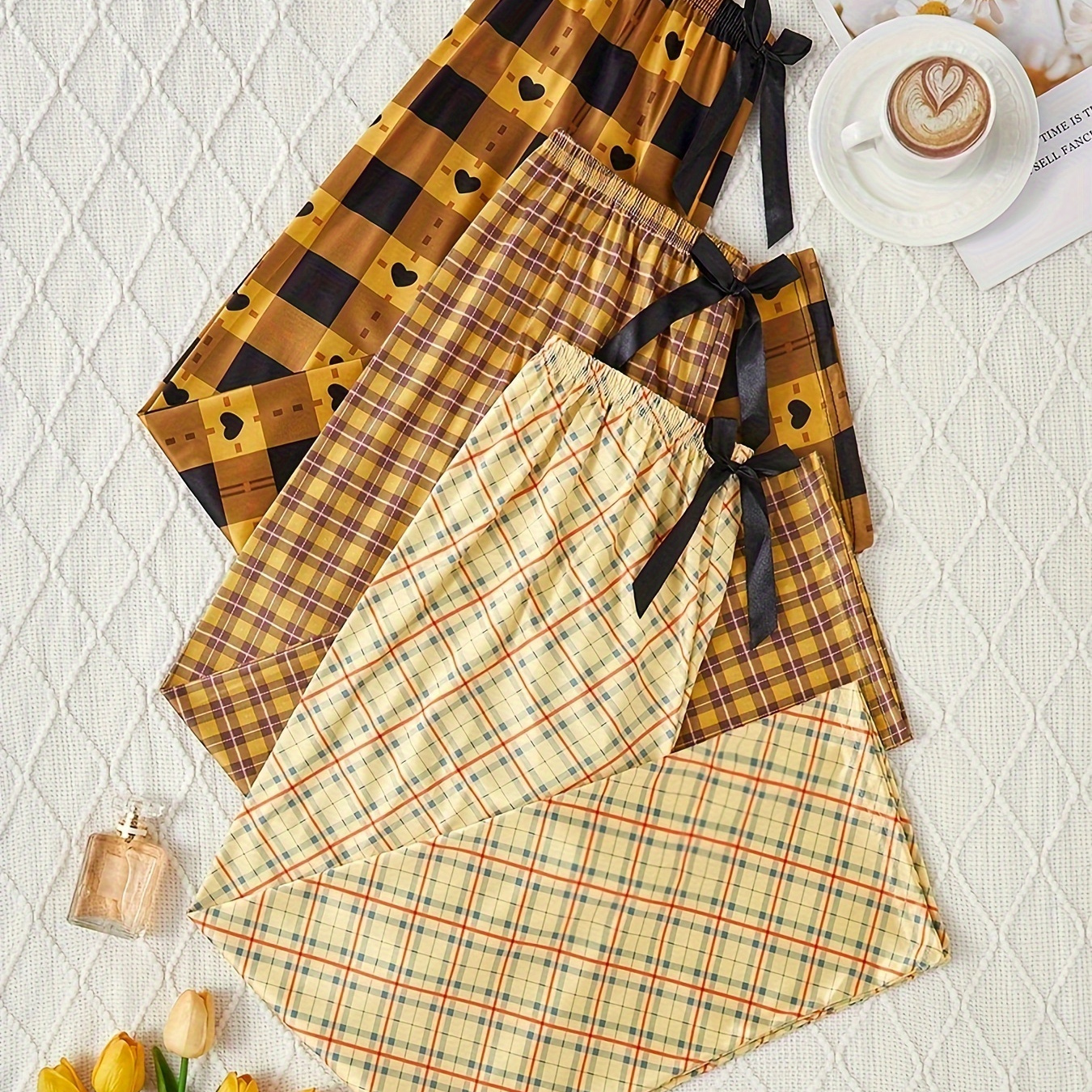 3-pack Women' Pants Set - Casual Striped Heart Pattern, Knit Fabric, Polyester, Bow Detail, Adult Lounge Wear
3-pack Women' Pants Set - Casual Striped Heart Pattern, Knit Fabric, Polyester, Bow Detail, Adult Lounge Wear