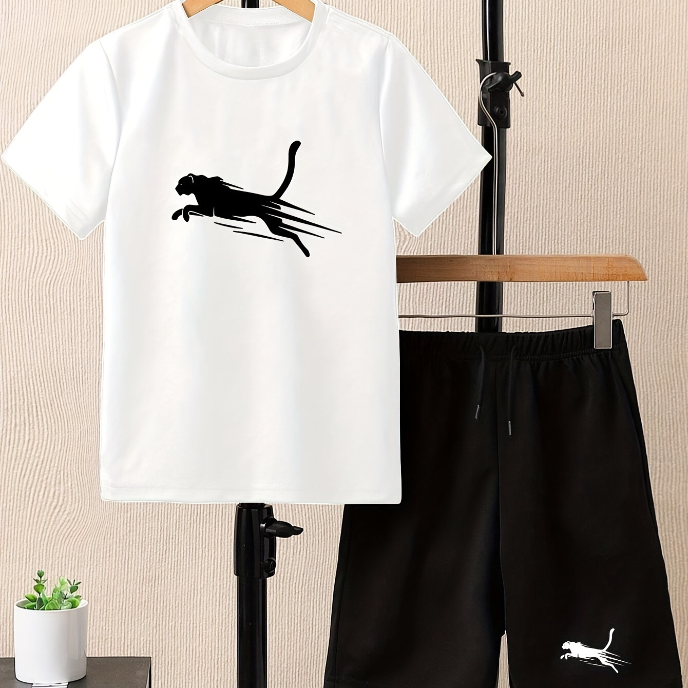 Leopard Cartoon Print 2pcs Casual Summer Outfit For Boys, T-shirt & Shorts Set, Boy's Clothes
Leopard Cartoon Print 2pcs Casual Summer Outfit For Boys, T-shirt & Shorts Set, Boy's Clothes