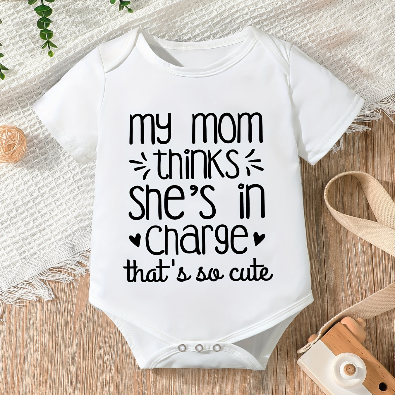 

Baby Girls And Boys Casual Short Sleeve Romper Clothes With Funny "my Mom Thinks She Is In Charge That's So Cute" Letter Print