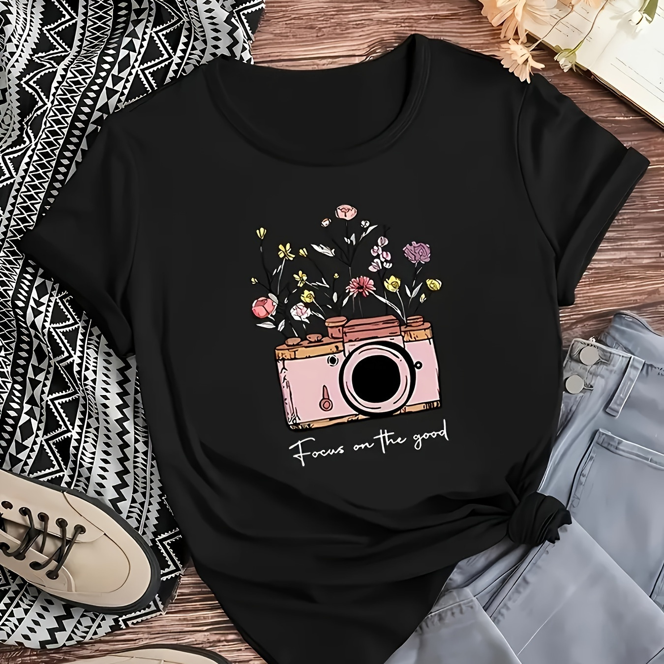 Camera Print T-shirt, Short Sleeve Crew Neck Casual Top For Summer & Spring, Women's Clothing
Camera Print T-shirt, Short Sleeve Crew Neck Casual Top For Summer & Spring, Women's Clothing