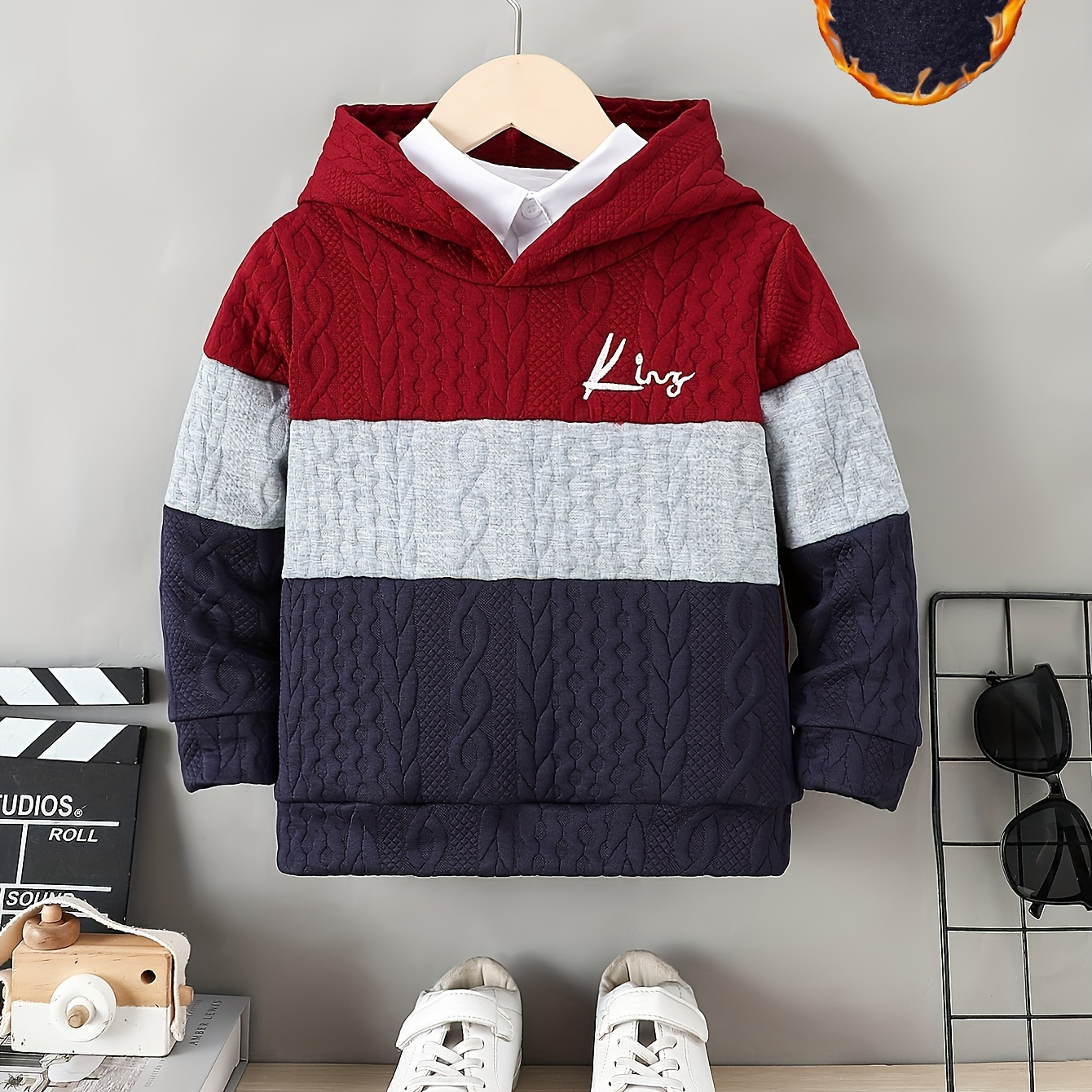 Hybobe Boys King Print Splicing Hoodie, Casual Suitable Slight Stretch Pullover Top For Fall And Winter
Hybobe Boys King Print Splicing Hoodie, Casual Suitable Slight Stretch Pullover Top For Fall And Winter
