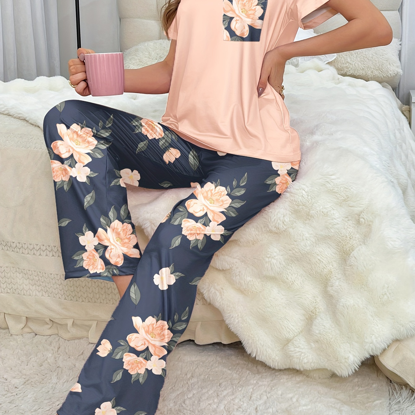 Floral Print Pajama Set, Casual Short Sleeve Round Neck Top & Bow Pants, Women's Sleepwear
Floral Print Pajama Set, Casual Short Sleeve Round Neck Top & Bow Pants, Women's Sleepwear