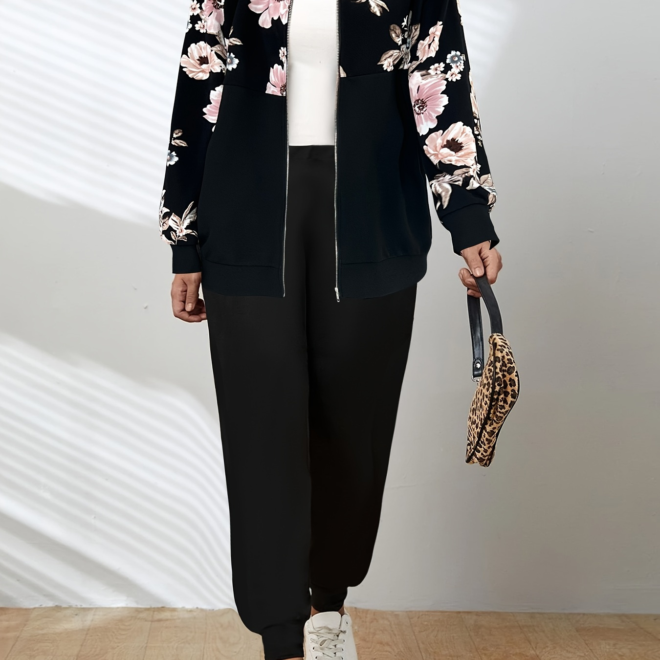 Size Women's Floral Hoodie & Joggers Set - Casual Zip-up, Long Sleeve With Pockets, Machine Washable
Size Women's Floral Hoodie & Joggers Set - Casual Zip-up, Long Sleeve With Pockets, Machine Washable