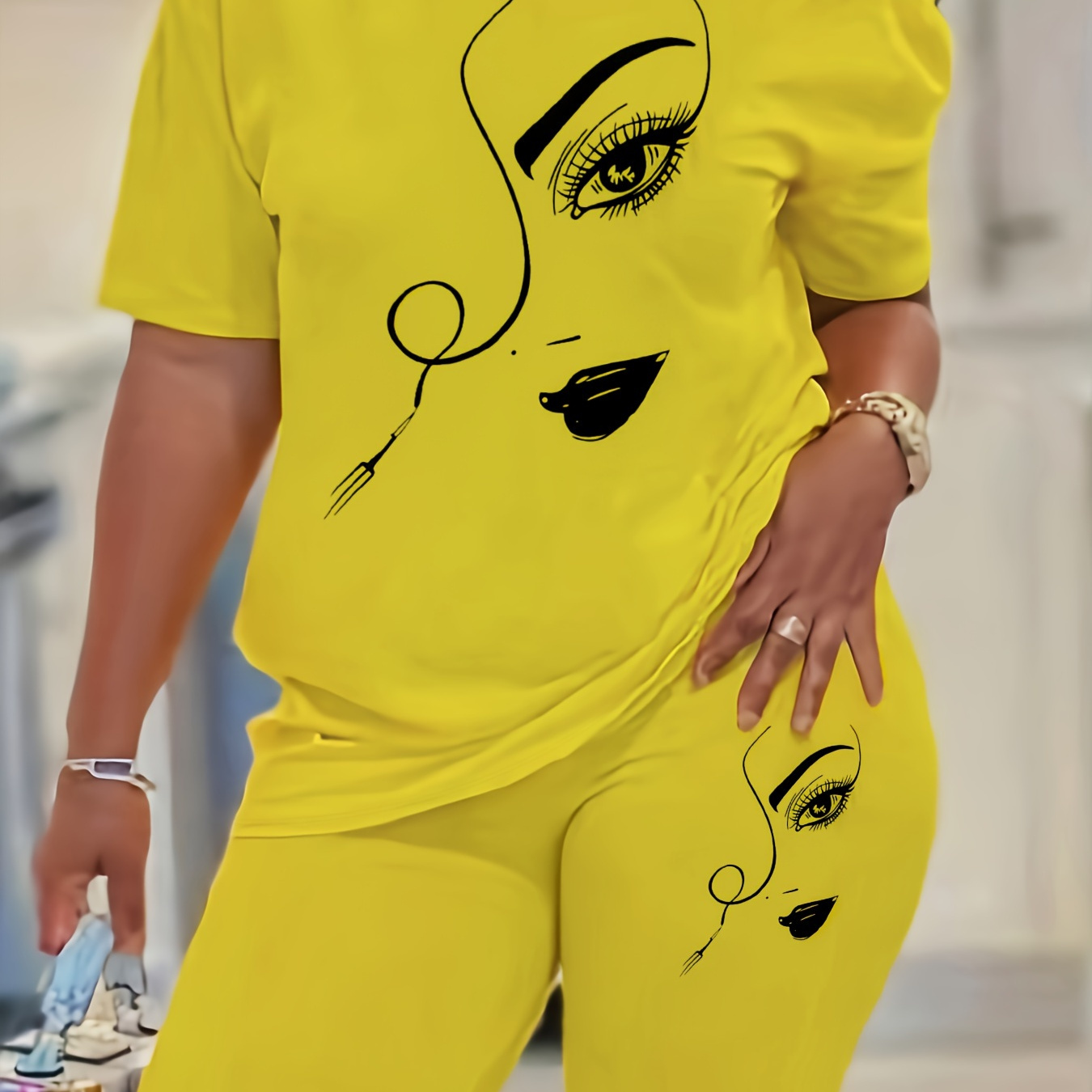 Face Print Casual Two-piece Set, Short Sleeve Crew Neck T-shirt & Shorts Outfits, Women's Clothing 
Face Print Casual Two-piece Set, Short Sleeve Crew Neck T-shirt & Shorts Outfits, Women's Clothing