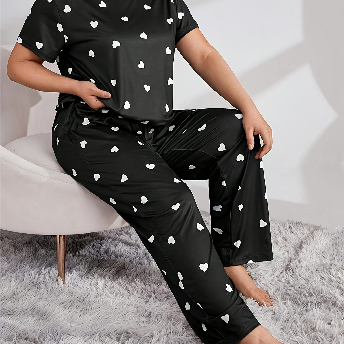Women's Plus Casual Pajamas Set, Plus Size Heart Print Short Sleeve Top & Pants Lounge 2 Piece Set
Women's Plus Casual Pajamas Set, Plus Size Heart Print Short Sleeve Top & Pants Lounge 2 Piece Set