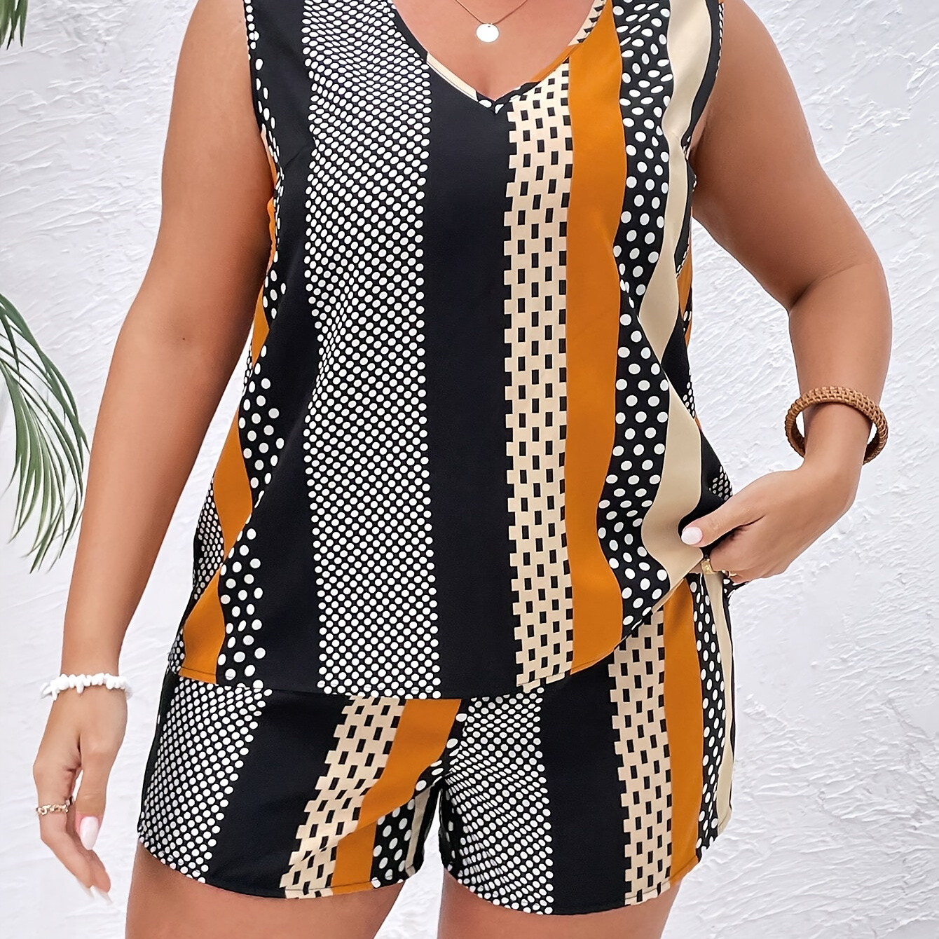 Plus Size Elegant Geo Print Shorts Set, Sleeveless V Neck Top & Shorts, Women's Plus Size Clothing
Plus Size Elegant Geo Print Shorts Set, Sleeveless V Neck Top & Shorts, Women's Plus Size Clothing