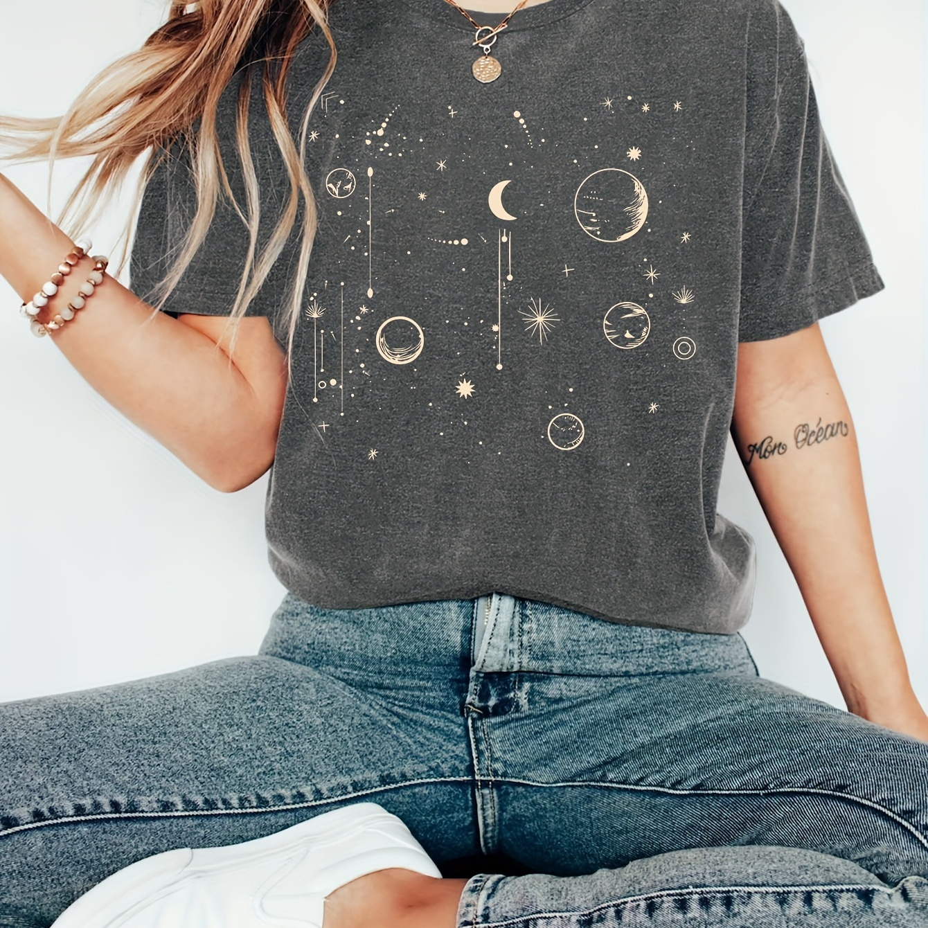 Moon Print T-shirt, Short Sleeve Crew Neck Casual Top For Summer & Spring, Women's Clothing
Moon Print T-shirt, Short Sleeve Crew Neck Casual Top For Summer & Spring, Women's Clothing