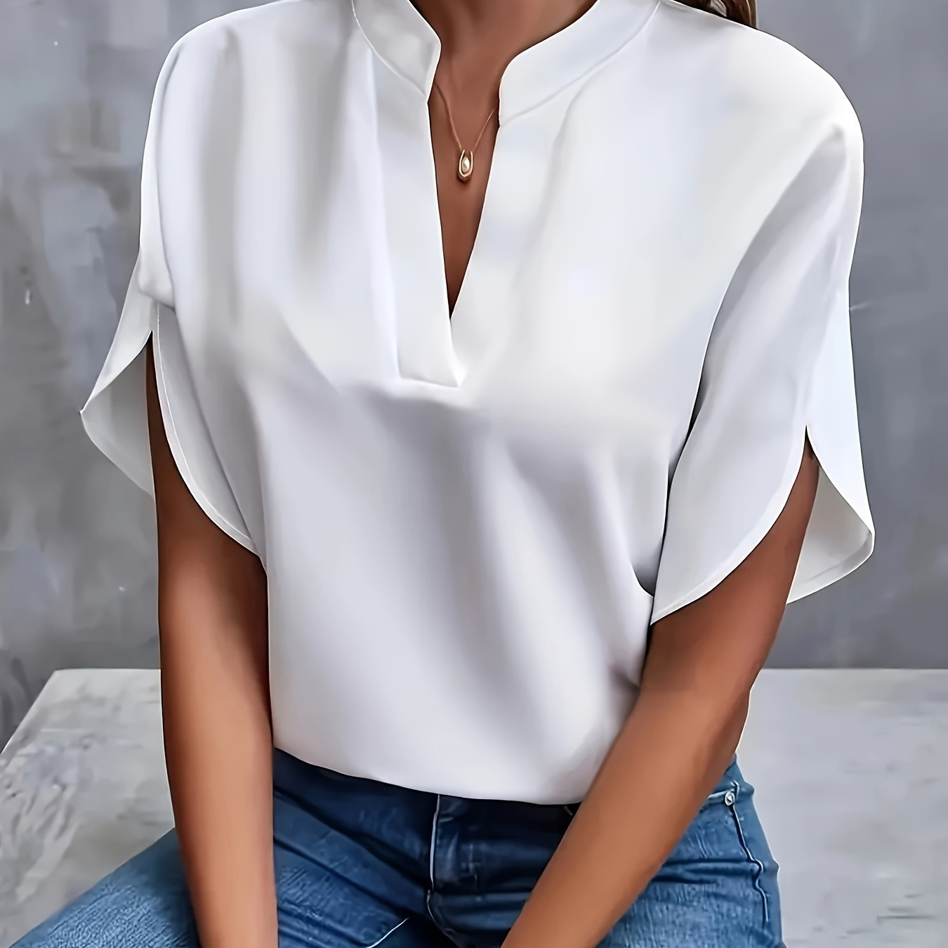 Plus Size Solid V Neck Blouse, Elegant Short Sleeve Office Blouse For Spring & Summer, Women's Plus Size Clothing
Plus Size Solid V Neck Blouse, Elegant Short Sleeve Office Blouse For Spring & Summer, Women's Plus Size Clothing