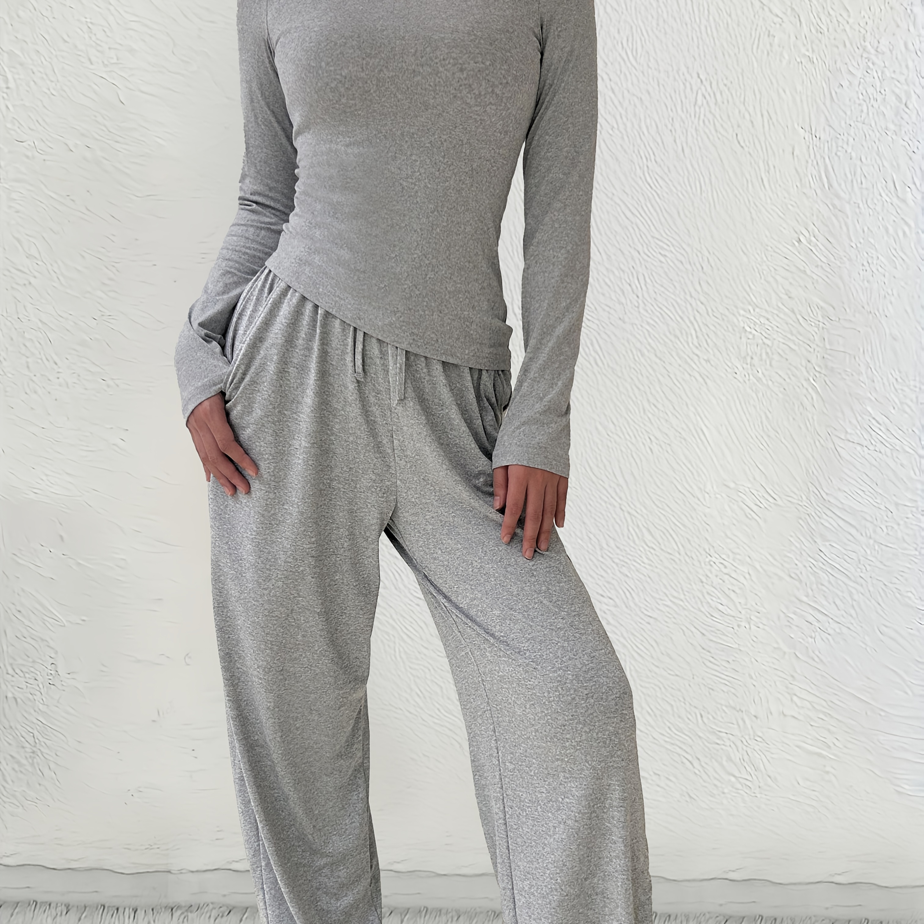 1 Set Elegant Women's Polyester Pajama Set - Solid Color Long Sleeve Crew Neck Top With Drawstring Pants, Comfortable Knit Fabric Loungewear For Fall/winter
1 Set Elegant Women's Polyester Pajama Set - Solid Color Long Sleeve Crew Neck Top With Drawstring Pants, Comfortable Knit Fabric Loungewear For Fall/winter