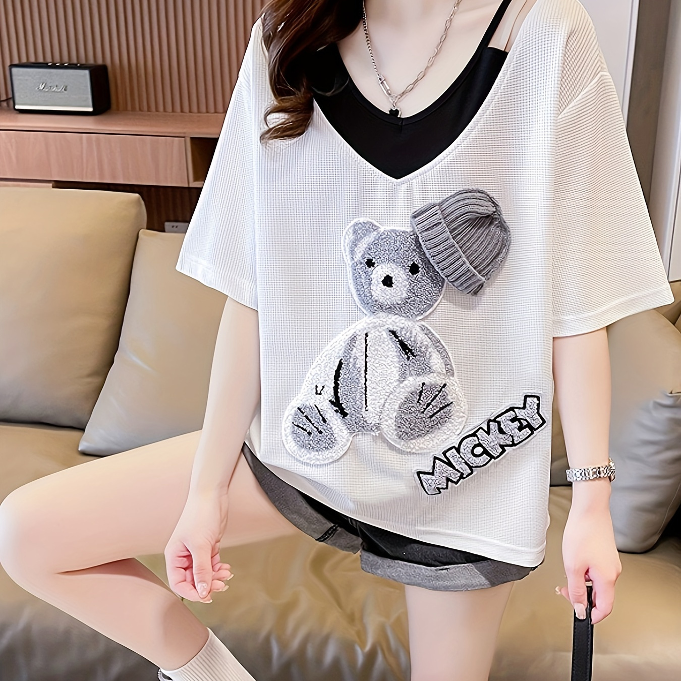 Bear Pattern V Neck T-shirt, Short Sleeve Casual Top For Spring & Summer, Women's Clothing
Bear Pattern V Neck T-shirt, Short Sleeve Casual Top For Spring & Summer, Women's Clothing