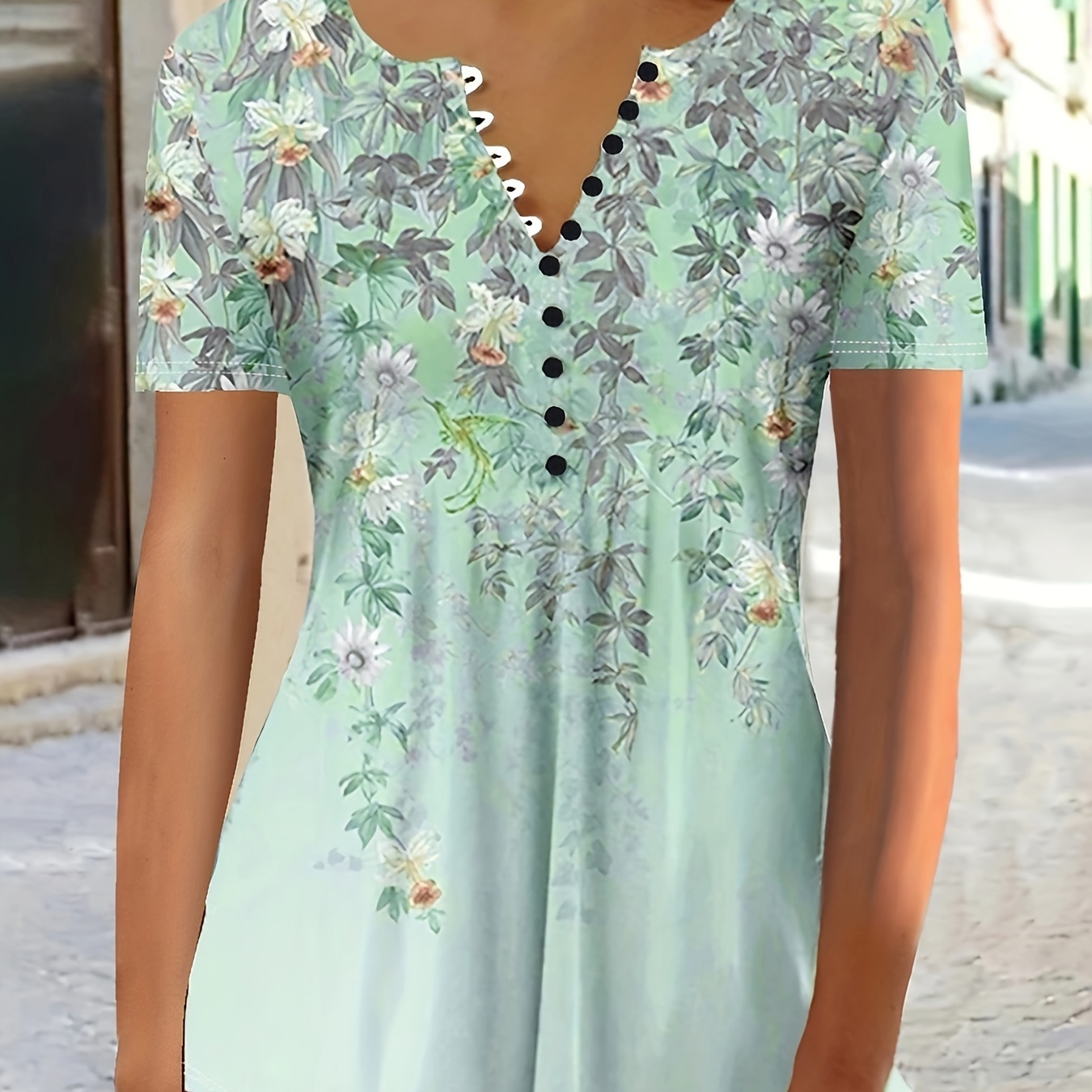 Floral Print Button Front T-shirt, Casual Short Sleeve Top For Spring & Summer, Women's Clothing
Floral Print Button Front T-shirt, Casual Short Sleeve Top For Spring & Summer, Women's Clothing