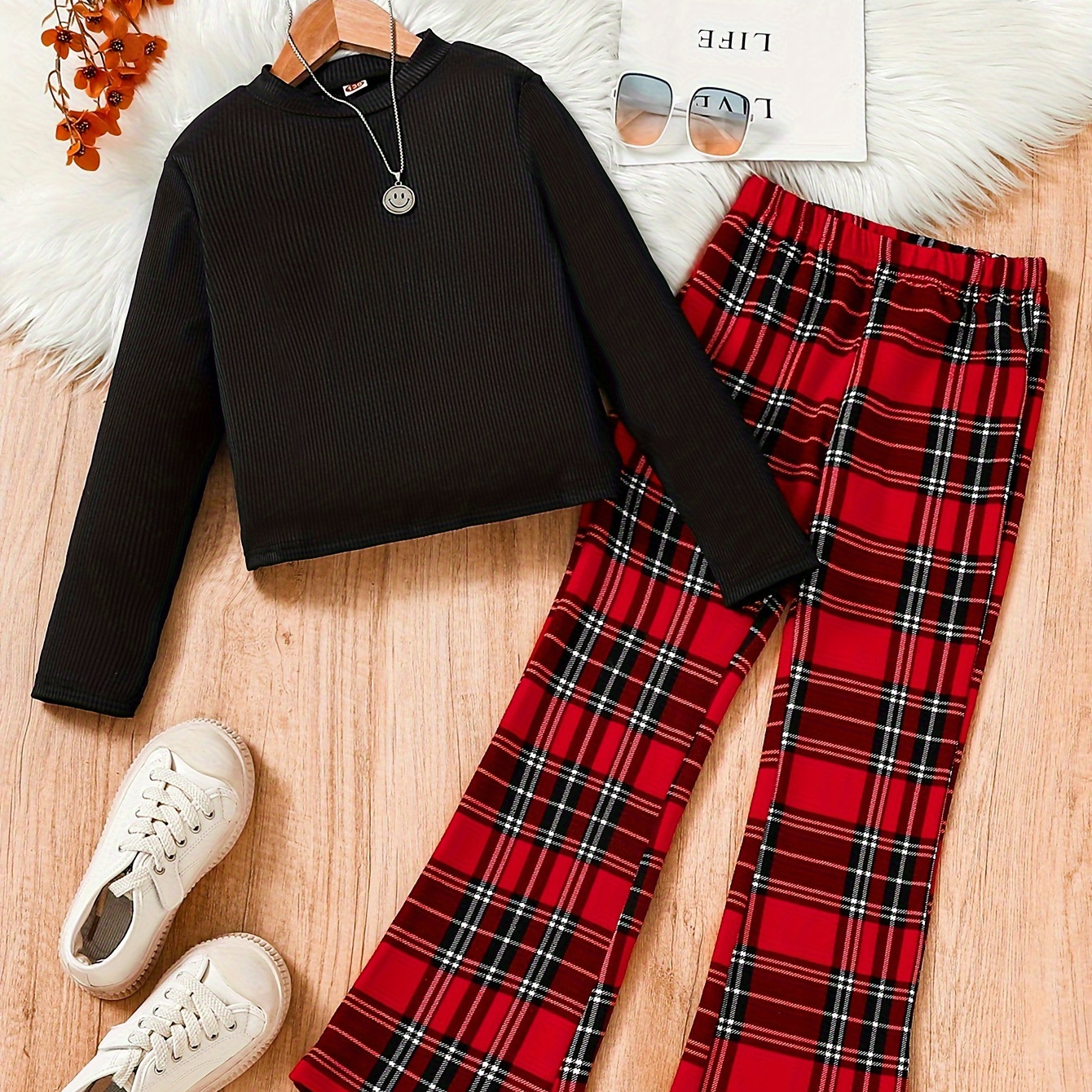 Girls Outfit Solid Black Long Sleeve Round Neck Top + Classic Fashion Plaid Trousers Set
Girls Outfit Solid Black Long Sleeve Round Neck Top + Classic Fashion Plaid Trousers Set
