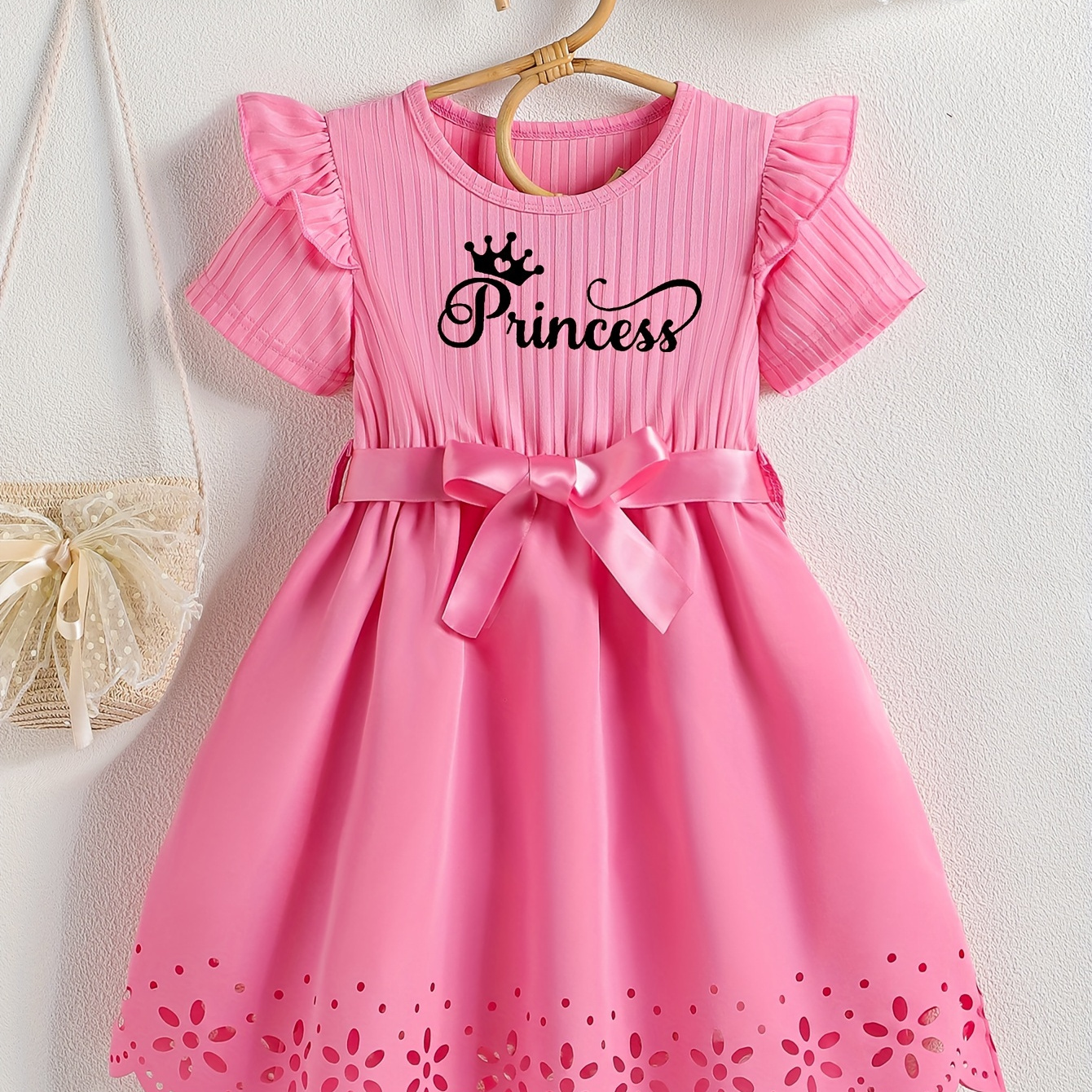 Girls' Princess Pattern Print Crew Neck Short Sleeve Ruffle Trim Dress With Bow Tie For Summer
Girls' Princess Pattern Print Crew Neck Short Sleeve Ruffle Trim Dress With Bow Tie For Summer