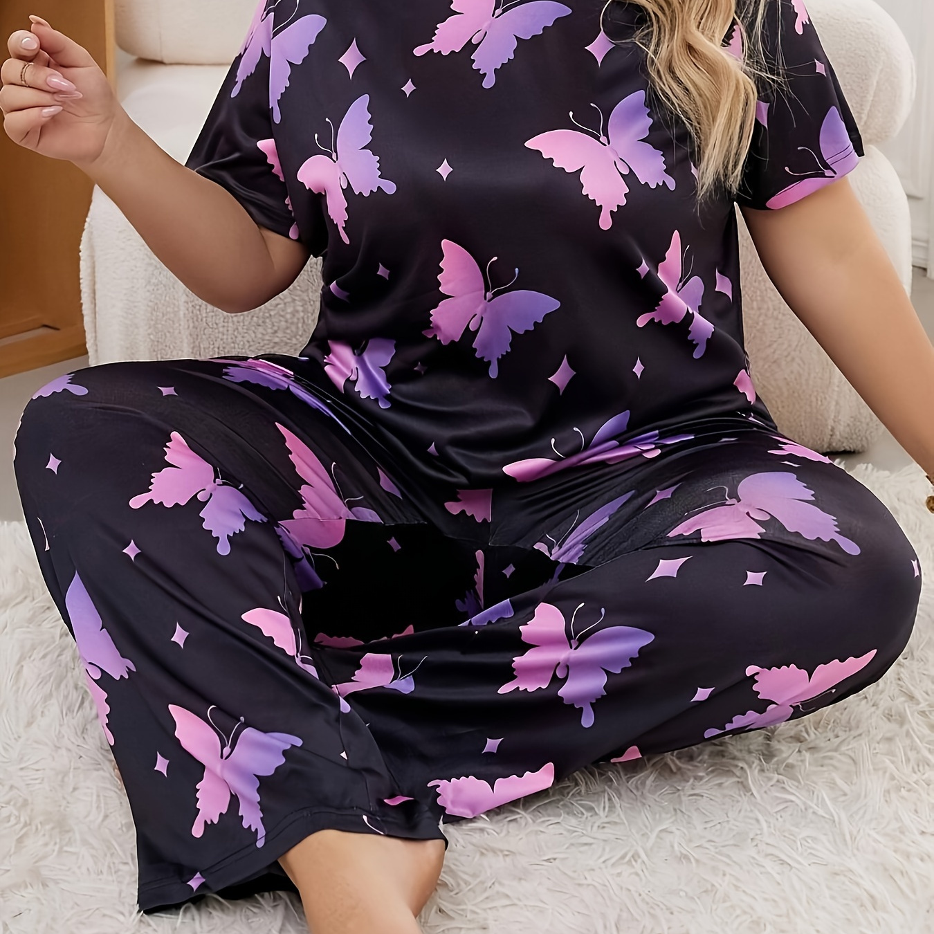 Women's Plus Casual Pajamas Set, Plus Size Butterfly & Star Print Short Sleeve Top & Pants Lounge 2 Piece Set
Women's Plus Casual Pajamas Set, Plus Size Butterfly & Star Print Short Sleeve Top & Pants Lounge 2 Piece Set