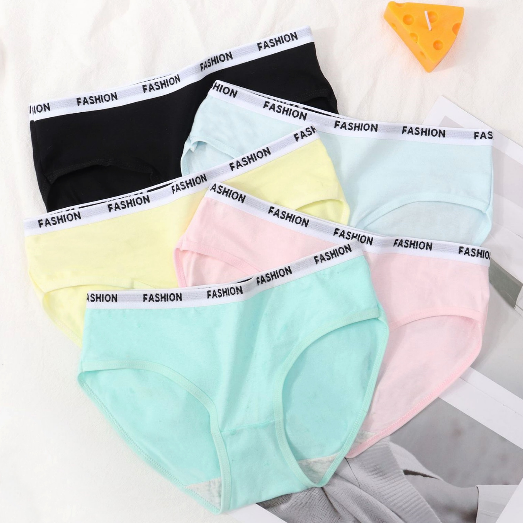 5 Pcs Girls Cute Letter Waist Design Underwear, Class A Cotton Breathable Boxers Soft Comfy Girls Panties
5 Pcs Girls Cute Letter Waist Design Underwear, Class A Cotton Breathable Boxers Soft Comfy Girls Panties