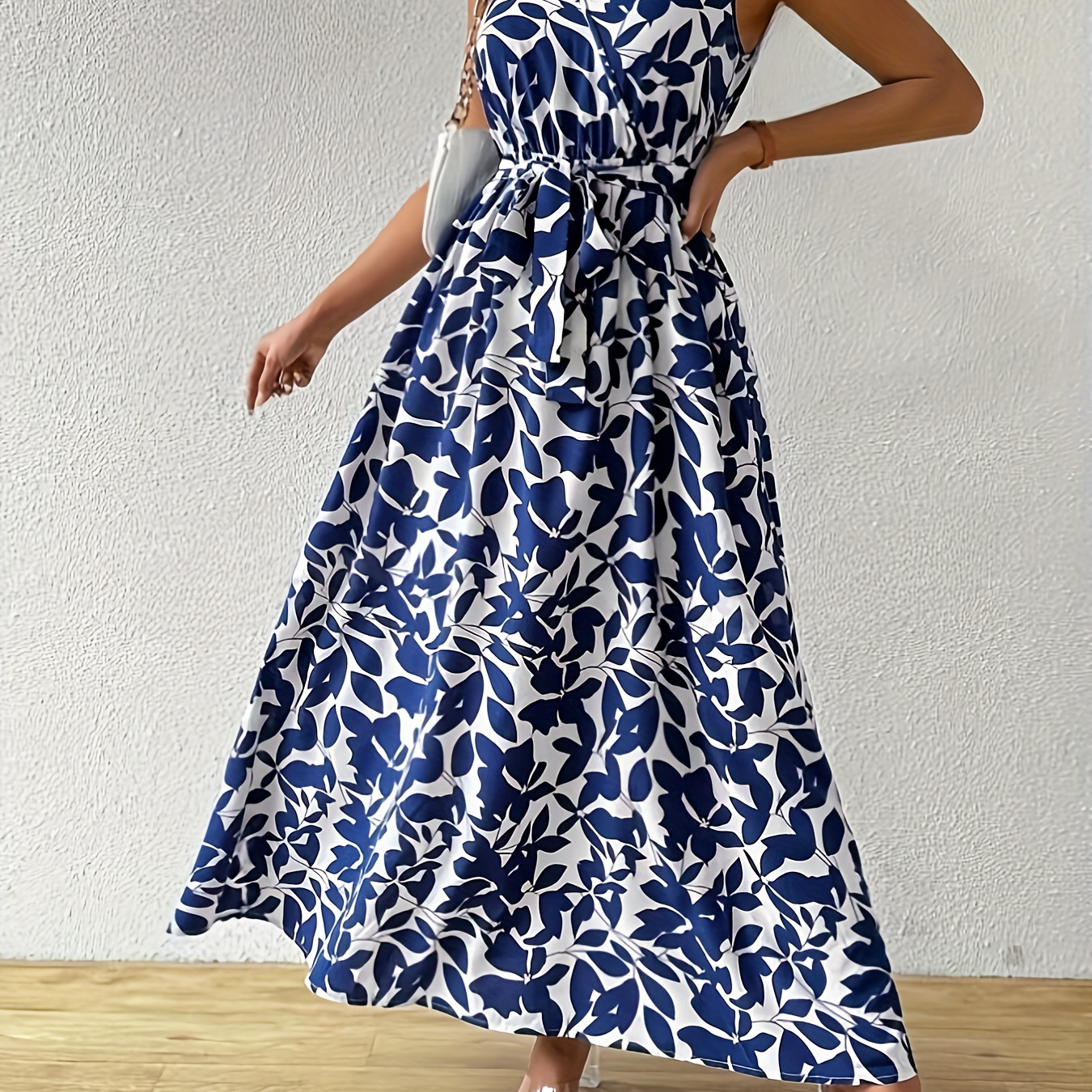 Elegant Floral Print V-neck Maxi Dress With Tie Waist - Sleeveless, Lightweight Polyester , Spring/summer/fall - Machine Washable
Elegant Floral Print V-neck Maxi Dress With Tie Waist - Sleeveless, Lightweight Polyester , Spring/summer/fall - Machine Washable