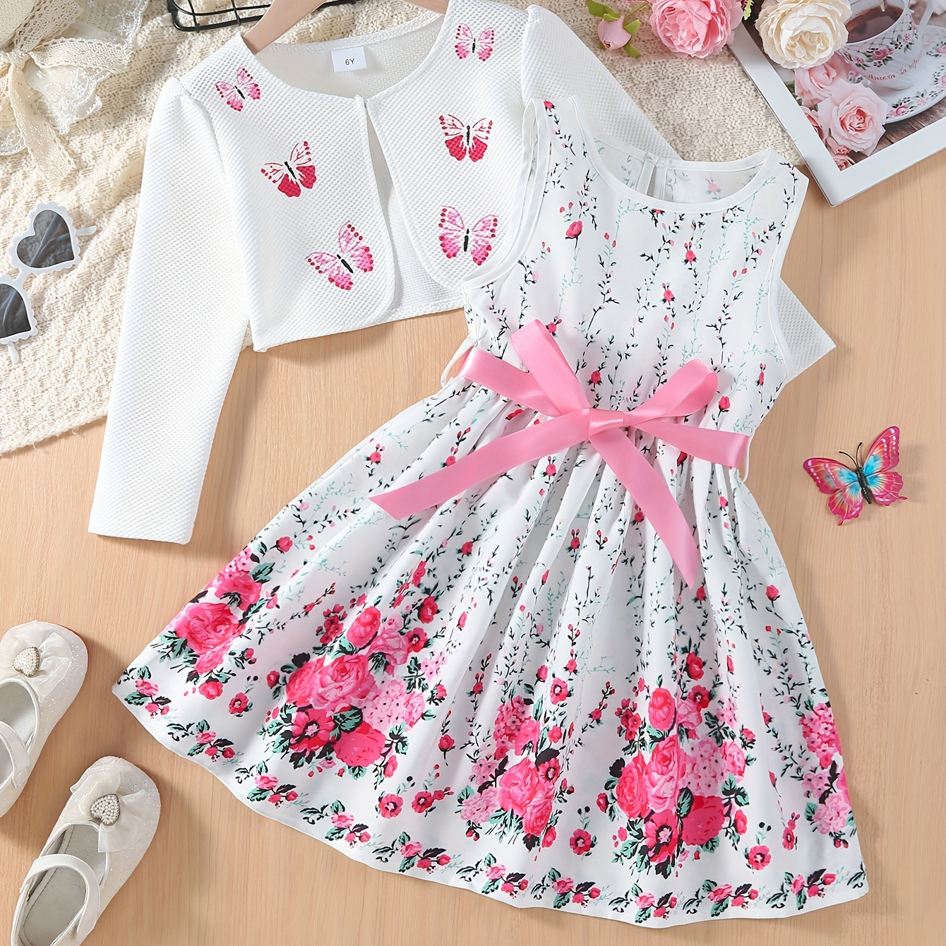 2pcs Sweet Girls Butterfly Graphic Outfits Long Sleeve Cardigan Top + Sleeveless Flora Dress Spring Fall Gift Birthday
2pcs Sweet Girls Butterfly Graphic Outfits Long Sleeve Cardigan Top + Sleeveless Flora Dress Spring Fall Gift Birthday