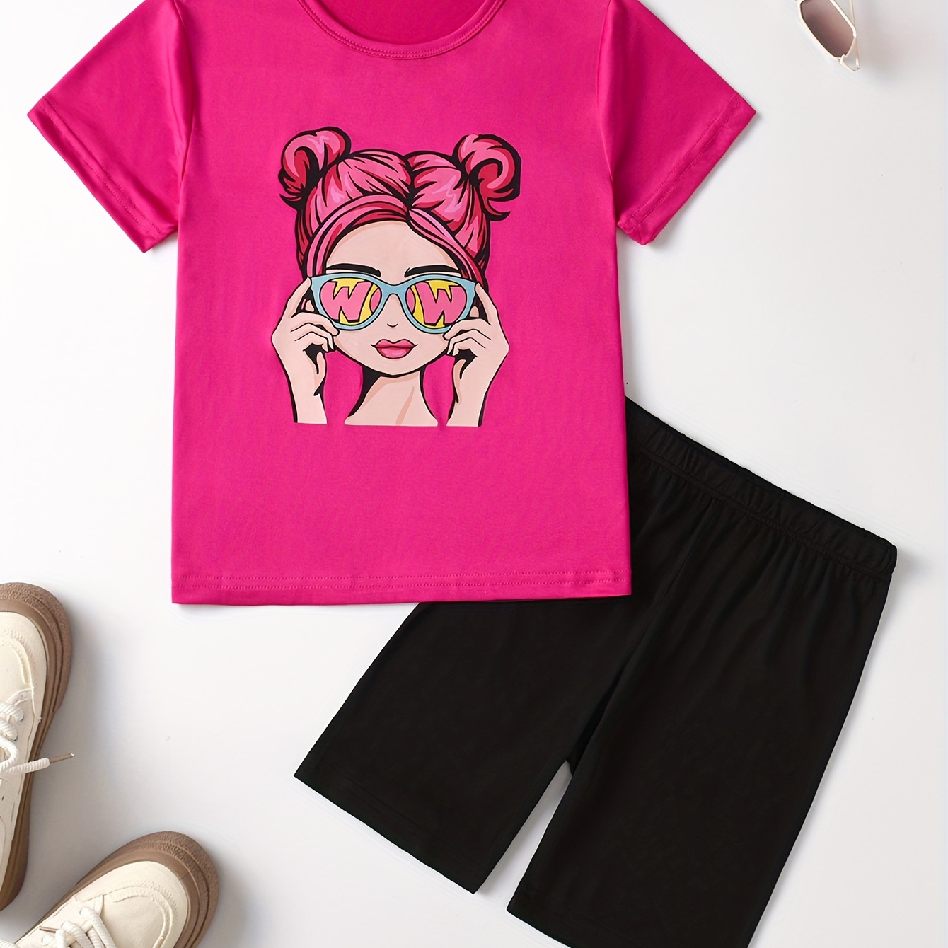 Chic Portrait Print Girl's 2pcs, Short Sleeve Top + Crop Shorts Set Trendy 2-piece Summer Outfit
Chic Portrait Print Girl's 2pcs, Short Sleeve Top + Crop Shorts Set Trendy 2-piece Summer Outfit
