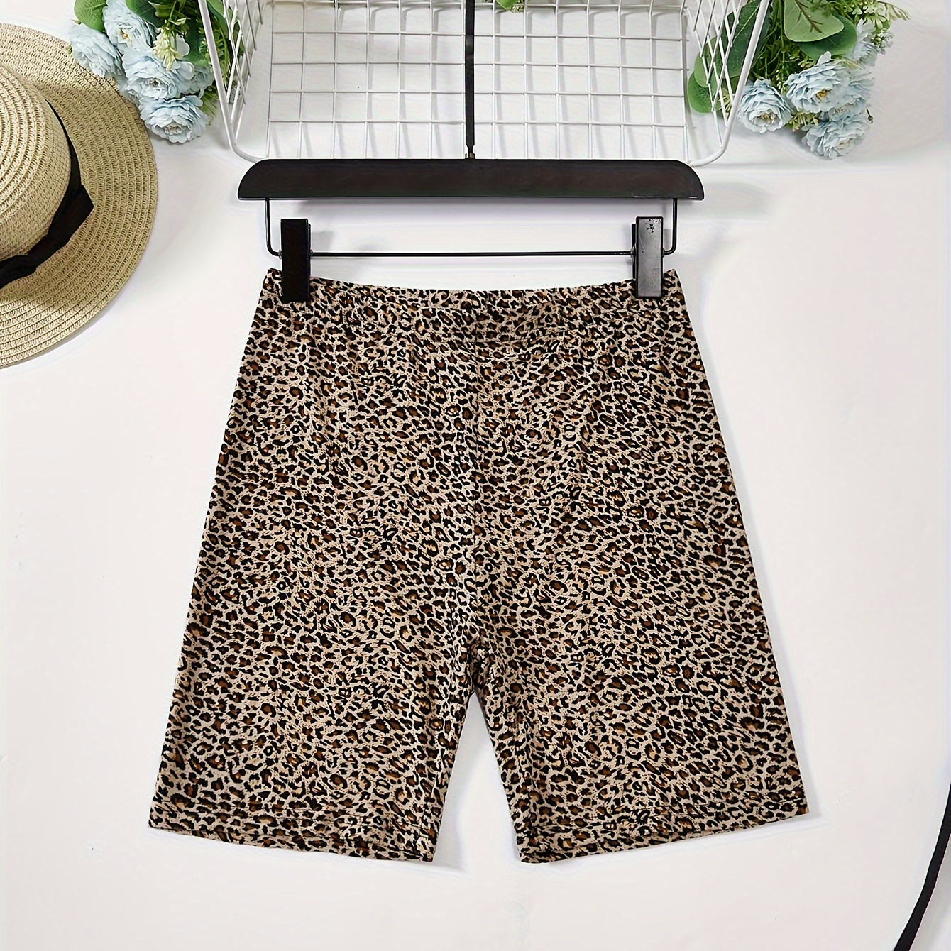 Leopard Print Skinny Stretchy Shorts, Casual Elastic Waist Shorts For Spring & Summer, Women's Clothing
Leopard Print Skinny Stretchy Shorts, Casual Elastic Waist Shorts For Spring & Summer, Women's Clothing