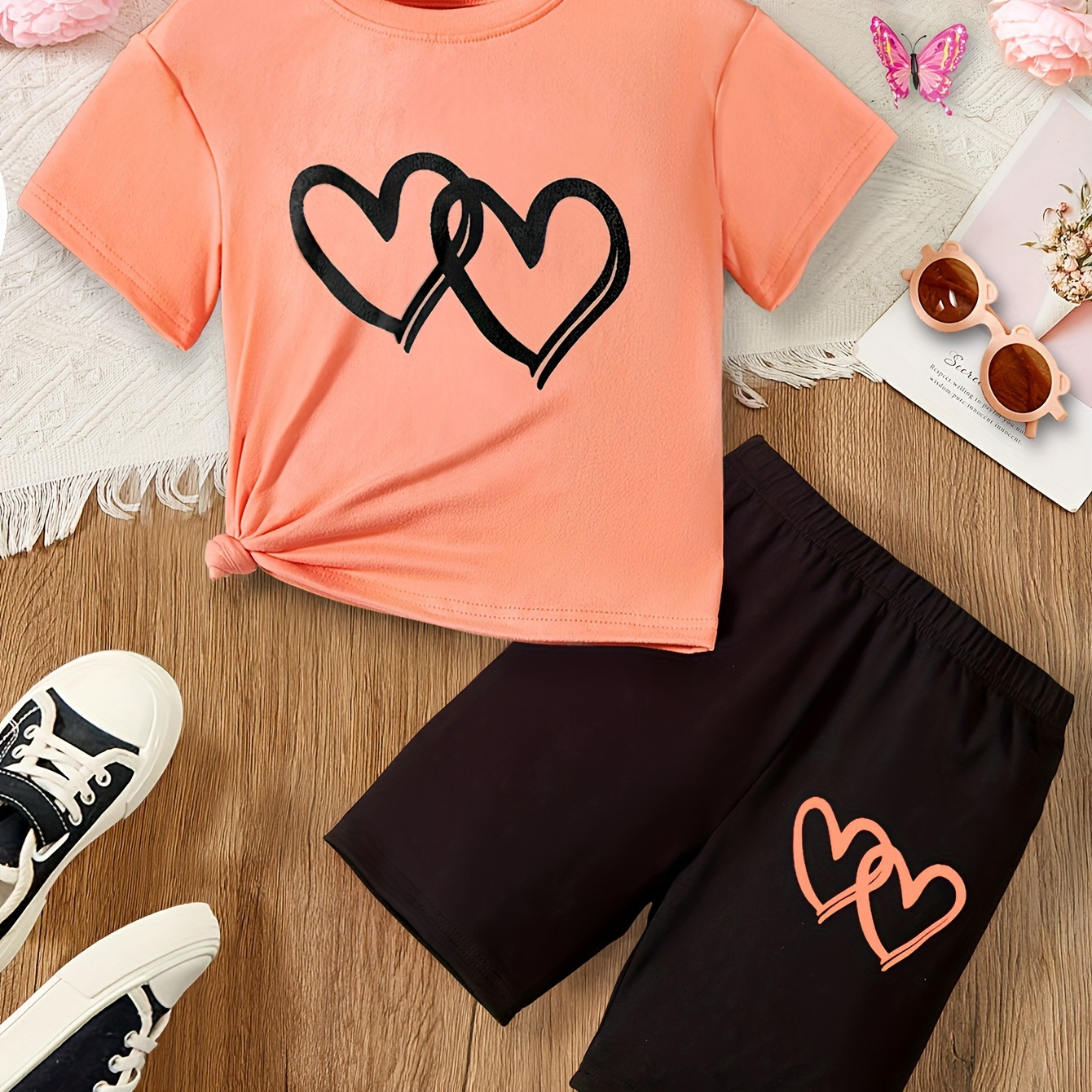 Sweet Girls Heart Graphic 2pcs Set Short Sleeve T-shirt + Shorts Set Summer Clothes Gift Party Valentine's Day
Sweet Girls Heart Graphic 2pcs Set Short Sleeve T-shirt + Shorts Set Summer Clothes Gift Party Valentine's Day