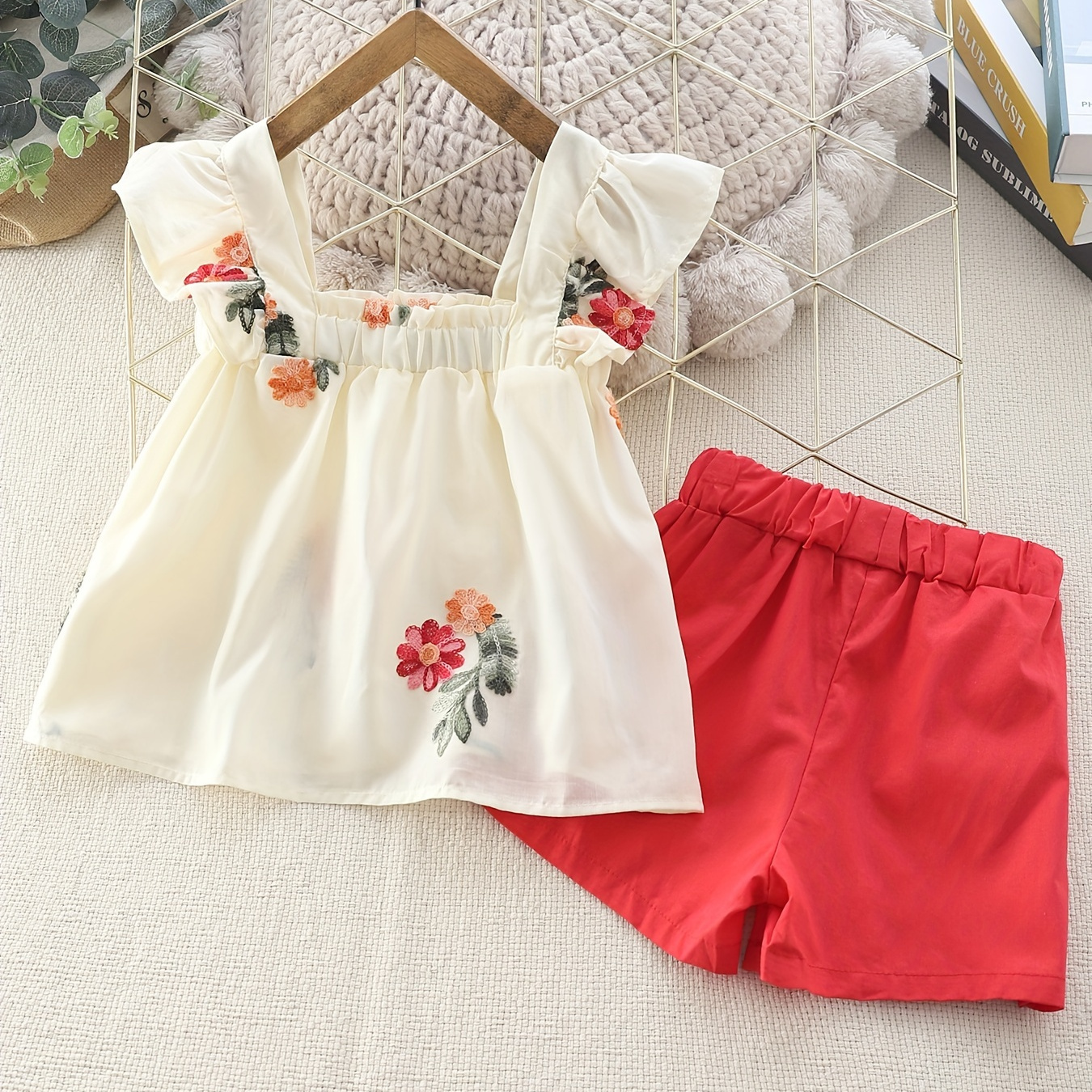 Little Girl 2pcs Floral Embroidered Sleeveless Blouse Top & Elastic Waist Shorts Summer Cute Set
Little Girl 2pcs Floral Embroidered Sleeveless Blouse Top & Elastic Waist Shorts Summer Cute Set
