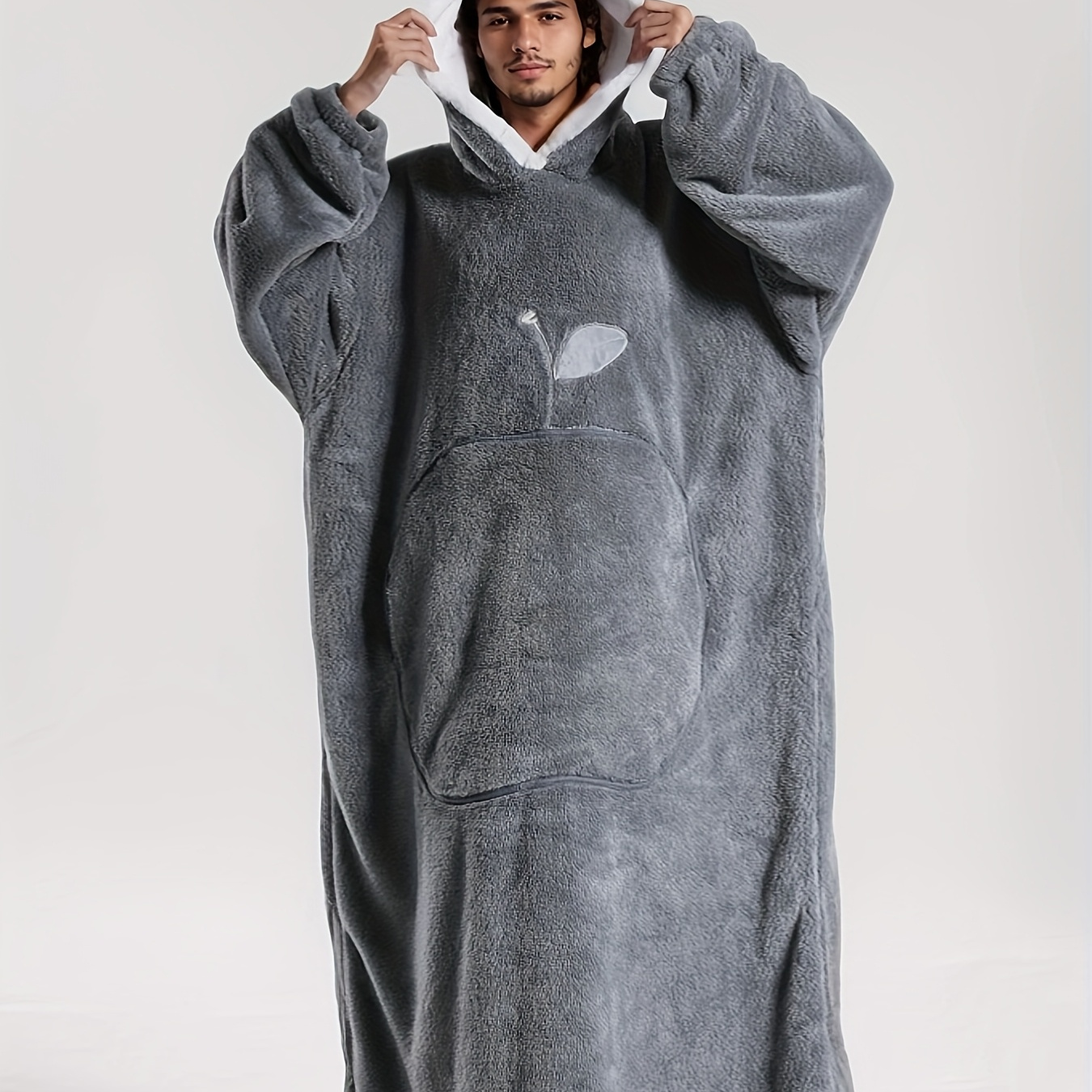 Cozy & Stylish Men's Hooded Robe - Extra Long, Fleece With Embroidered Christmas Design, Breathable & Soft For Fall/winter, Oversized Wearable Blanket With Pockets
Cozy & Stylish Men's Hooded Robe - Extra Long, Fleece With Embroidered Christmas Design, Breathable & Soft For Fall/winter, Oversized Wearable Blanket With Pockets