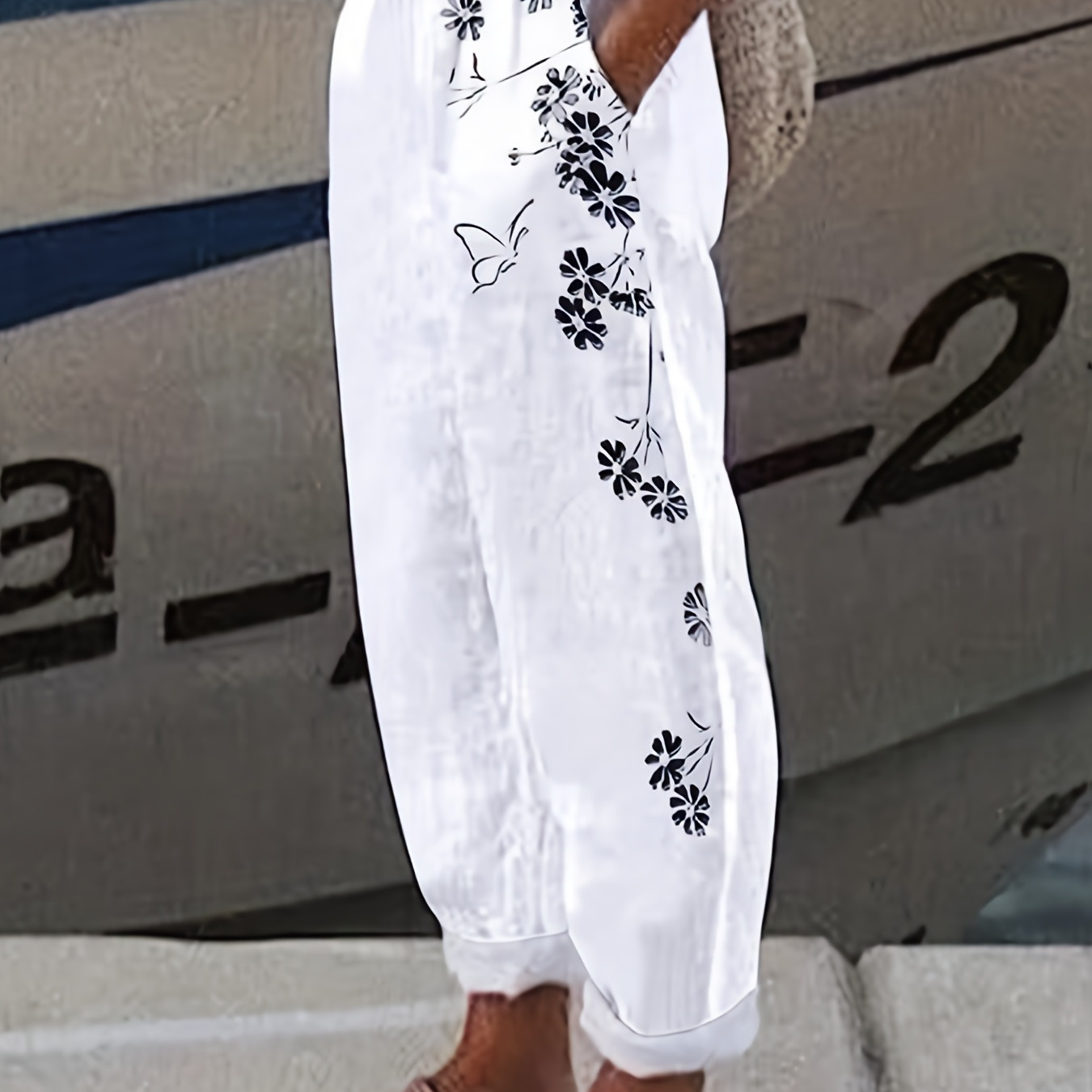 Butterfly & Flower Print Elastic Waist Pants, Casual Loose Pants For Spring & Summer, Women's Clothing
Butterfly & Flower Print Elastic Waist Pants, Casual Loose Pants For Spring & Summer, Women's Clothing