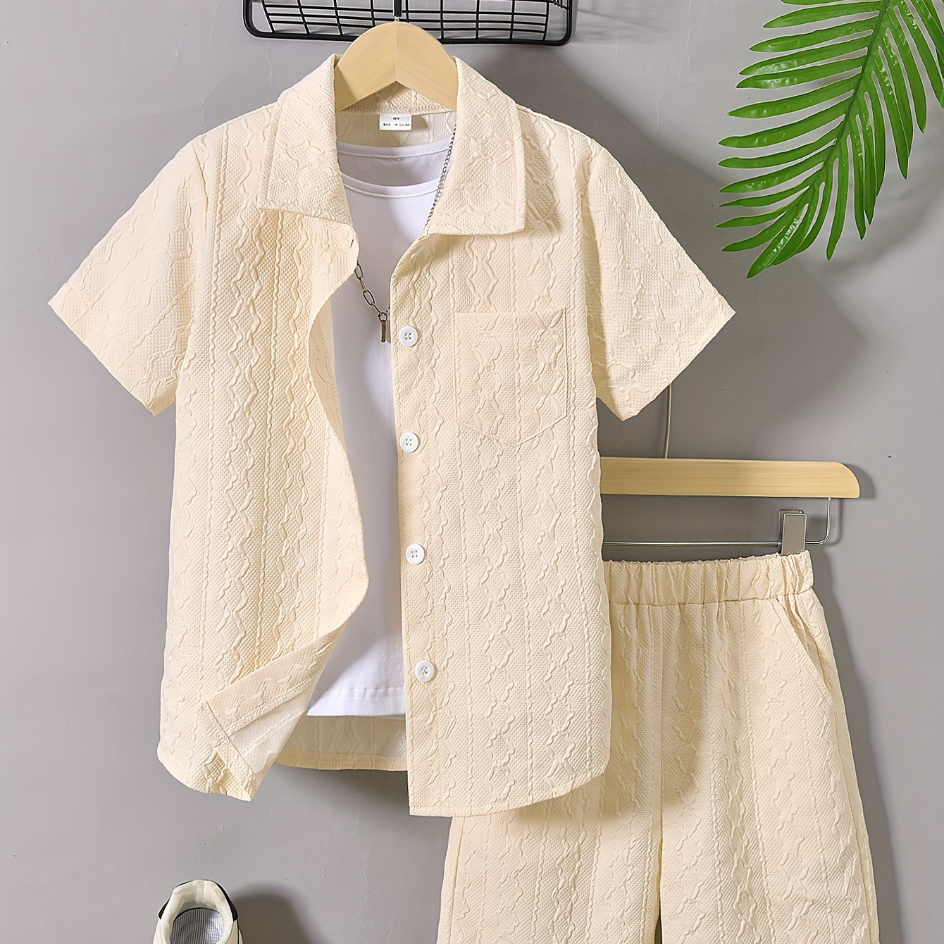 2pcs Boys Casual Versatile Short Sleeve Jacquard Shirt & Shorts Set, Cool, Lightweight And Comfy Summer Clothes
2pcs Boys Casual Versatile Short Sleeve Jacquard Shirt & Shorts Set, Cool, Lightweight And Comfy Summer Clothes
