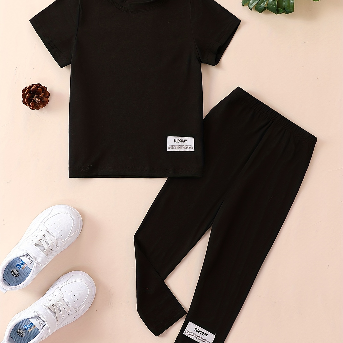 2pcs Girls Solid Crew Neck Short Sleeve Top & Casual Pants Set, Girls' Sets For Gift, Sports
2pcs Girls Solid Crew Neck Short Sleeve Top & Casual Pants Set, Girls' Sets For Gift, Sports