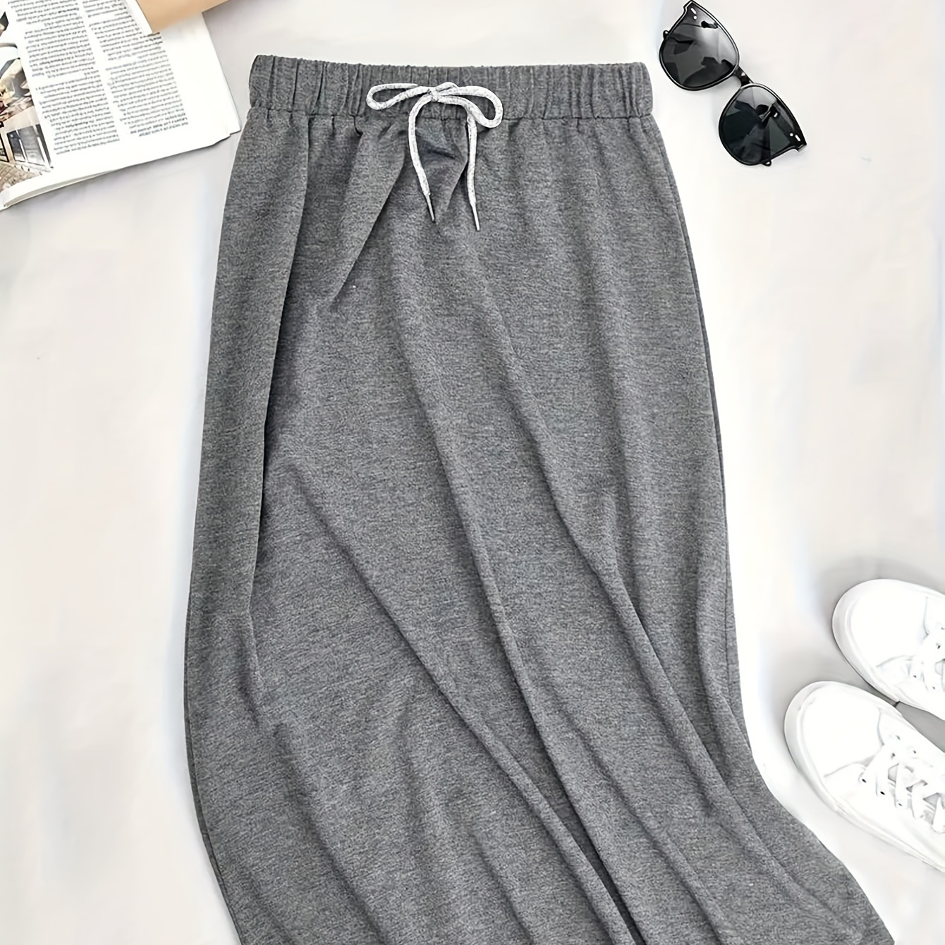 Jupe unie grande taille, jupe décontractée à taille élastique avec faux cordon de serrage, vêtements grande taille pour femmes
Jupe unie grande taille, jupe décontractée à taille élastique avec faux cordon de serrage, vêtements grande taille pour femmes