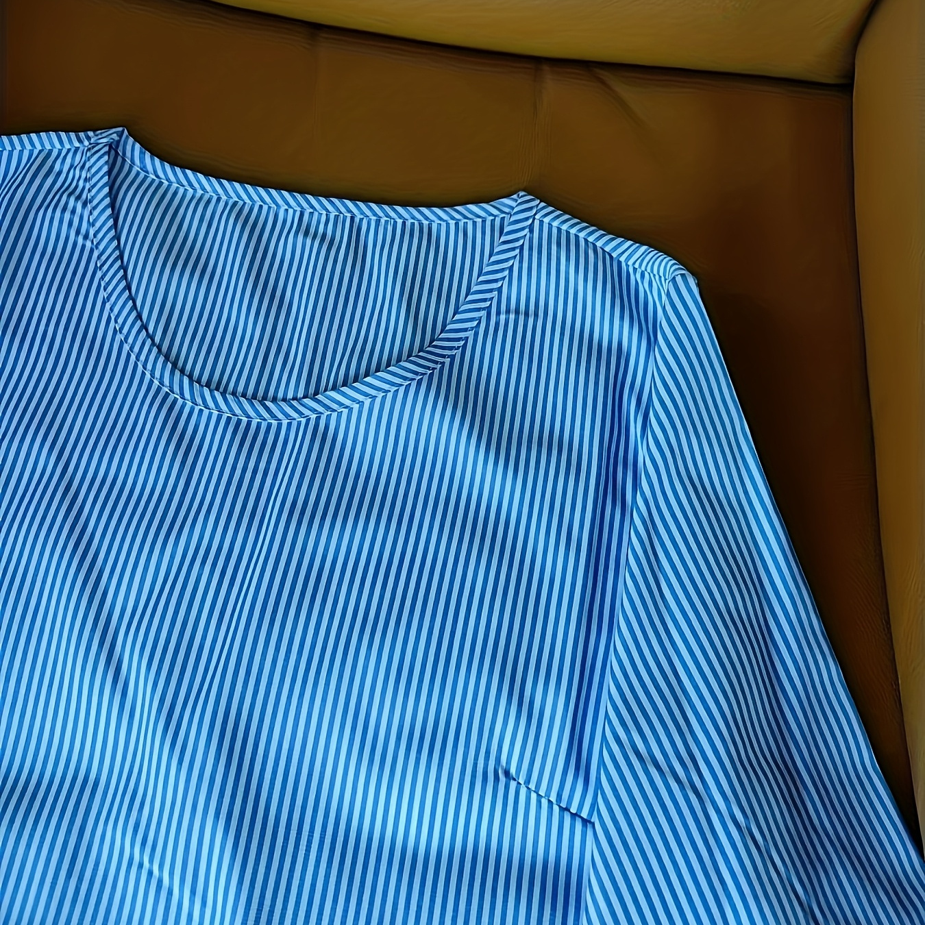 1pc Women's Summer Casual Striped Crew Neck Half Sleeve Ruffle Hem Top, Polyester Pullover Shirt With Woven Detail - Regular Length
1pc Women's Summer Casual Striped Crew Neck Half Sleeve Ruffle Hem Top, Polyester Pullover Shirt With Woven Detail - Regular Length