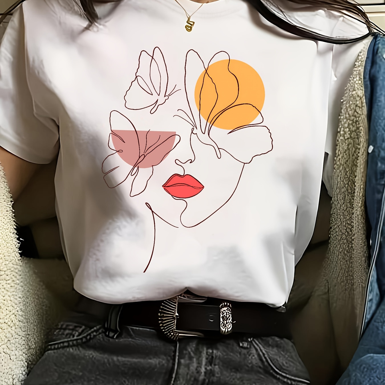 Figure & Butterfly Print T-shirt, Short Sleeve Crew Neck Casual Top For Summer & Spring, Women's Clothing
Figure & Butterfly Print T-shirt, Short Sleeve Crew Neck Casual Top For Summer & Spring, Women's Clothing