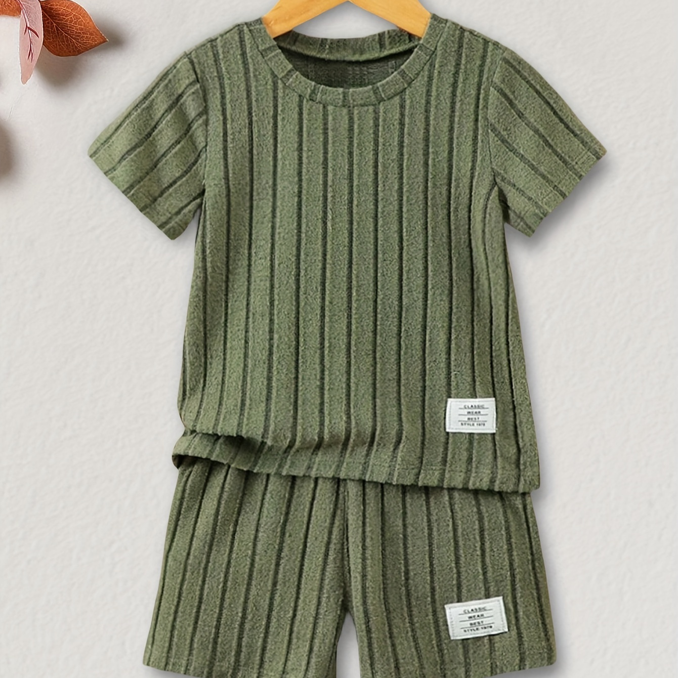 2pcs Boys Casual Ribbed Knit Letter Patched Graphic Print Short Sleeve T-shirt & Shorts Set, Comfy Summer Boys Clothes
2pcs Boys Casual Ribbed Knit Letter Patched Graphic Print Short Sleeve T-shirt & Shorts Set, Comfy Summer Boys Clothes