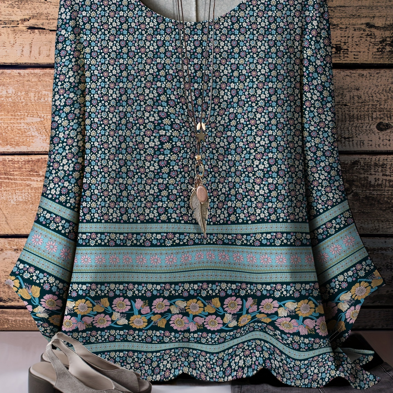 Plus Size Floral Neck T-shirt, Long Sleeve Top For Spring & Fall, Women's Plus Size Clothing
Plus Size Floral Neck T-shirt, Long Sleeve Top For Spring & Fall, Women's Plus Size Clothing