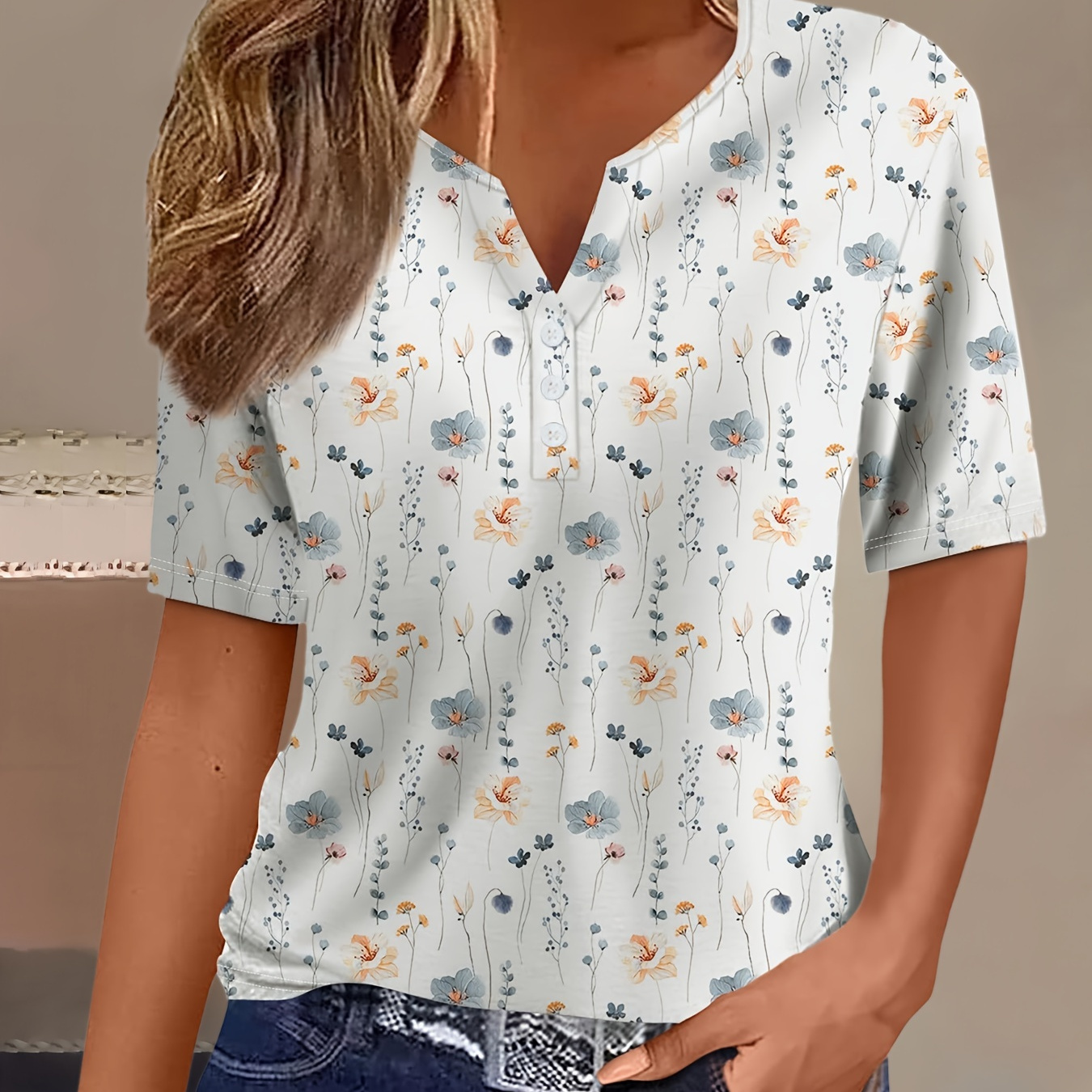 Floral Print Notched Neck T-shirt, Short Sleeve Casual Top For Spring & Summer, Women's Clothing
Floral Print Notched Neck T-shirt, Short Sleeve Casual Top For Spring & Summer, Women's Clothing