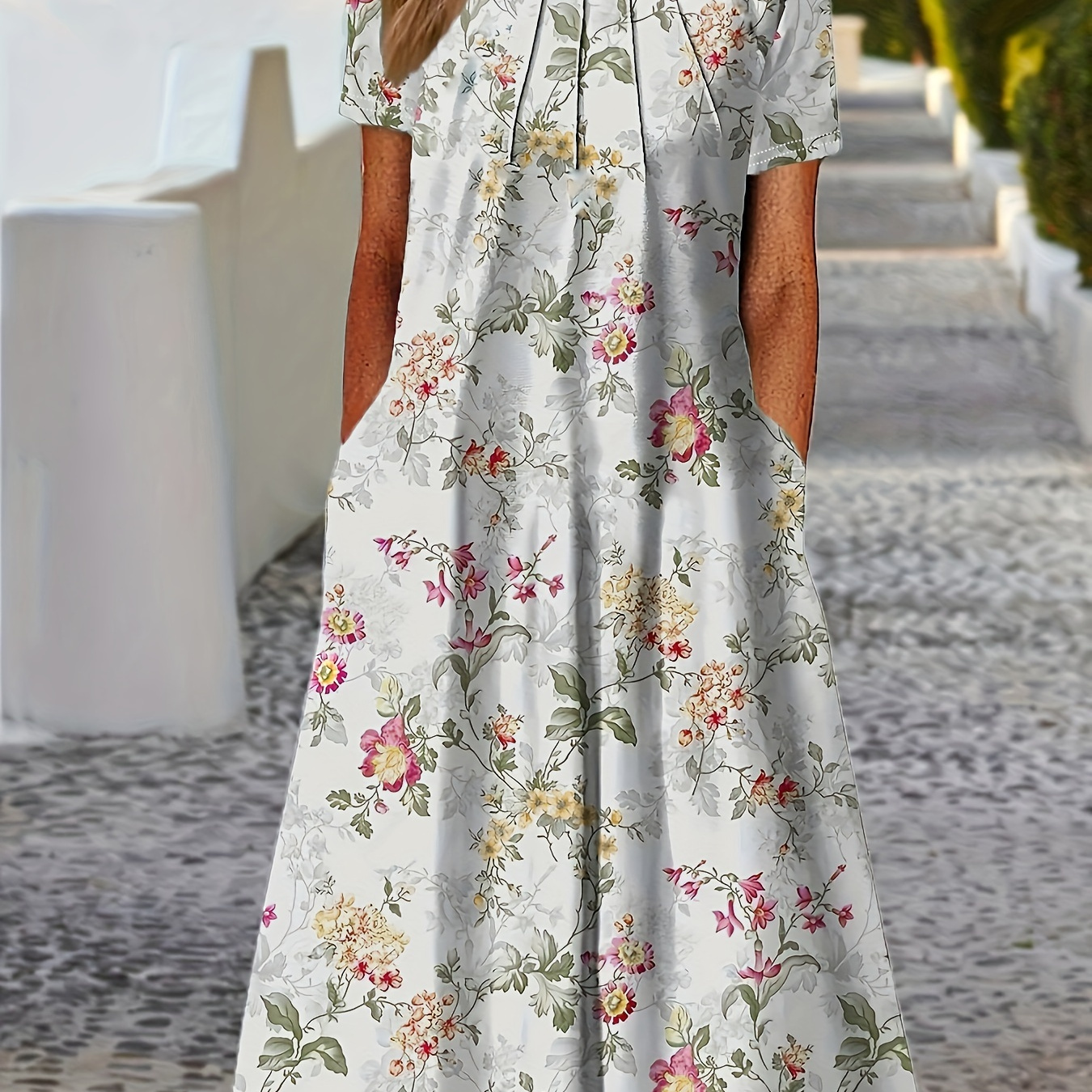 Plus Size Floral Print Pintuck Dress, Vacation Style Pocket Short Sleeve Crew Neck Midi Dress For Spring & Summer, Women's Plus Size Clothing
Plus Size Floral Print Pintuck Dress, Vacation Style Pocket Short Sleeve Crew Neck Midi Dress For Spring & Summer, Women's Plus Size Clothing