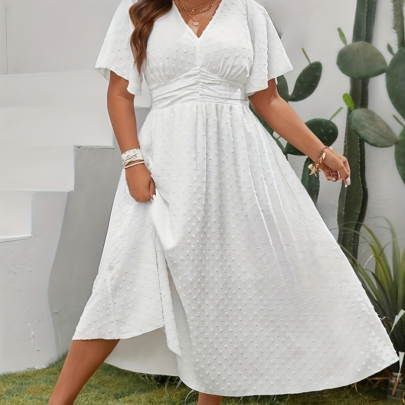 Plus Size Solid Dress, Short Sleeve V Neck Ruched Elegant Dress For , Women's Plus Size clothing
Plus Size Solid Dress, Short Sleeve V Neck Ruched Elegant Dress For , Women's Plus Size clothing